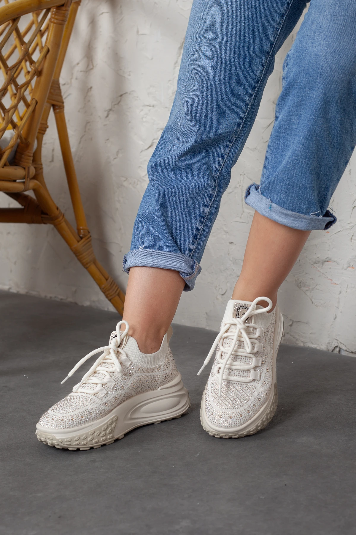 Kadın Taşlı Detaylı Kalın Taban Günlük Ayakkabı