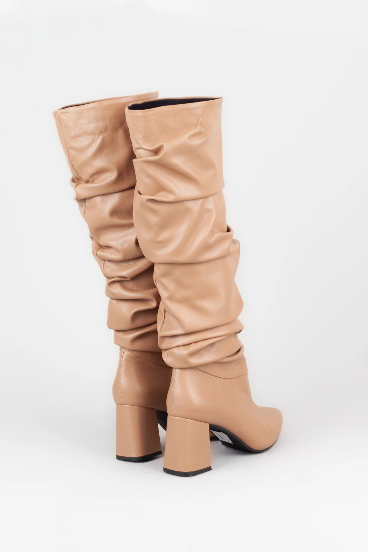 Kadın Sivri Burun Topuklu Buruşuk Çizme