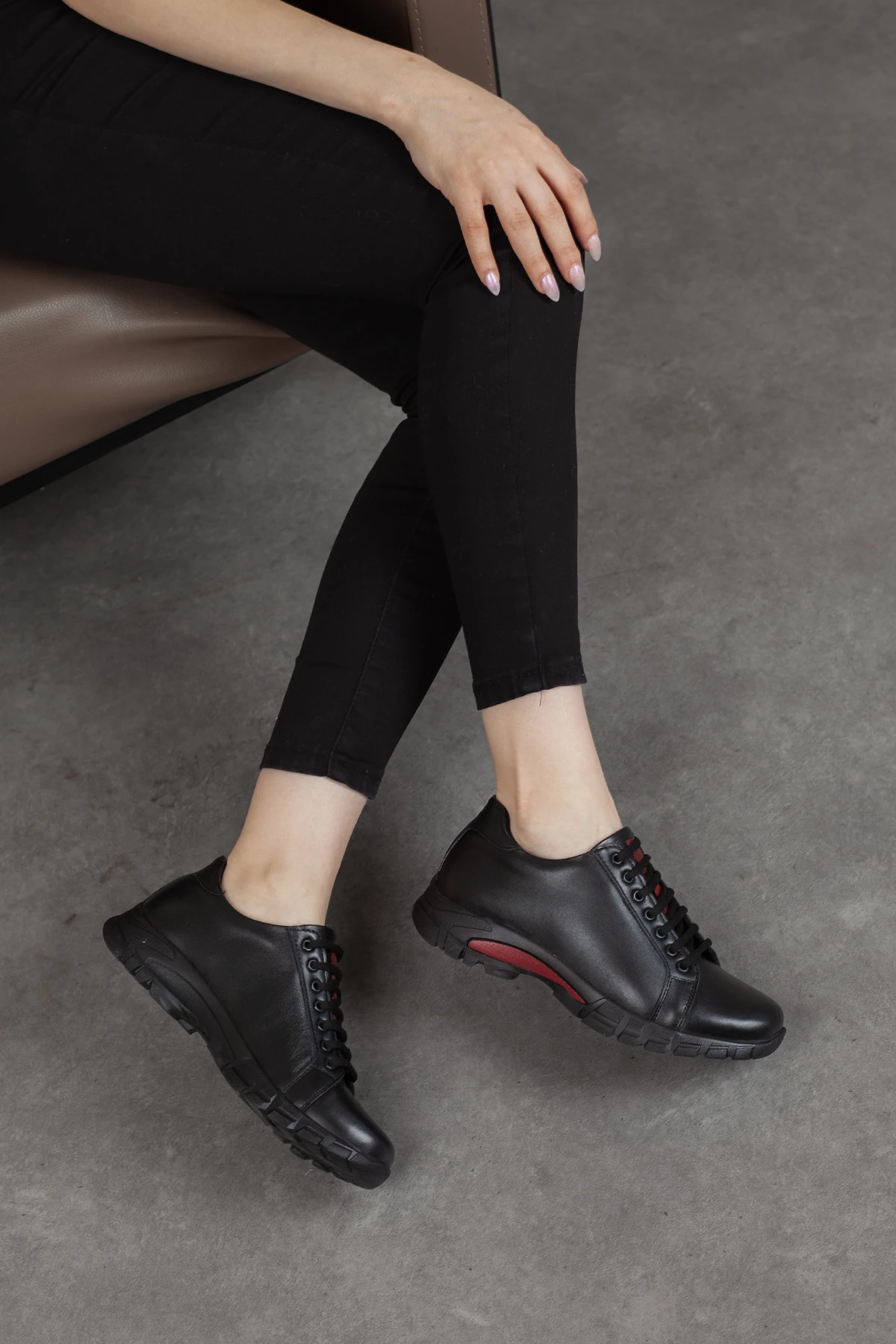 Kadın Hakiki Deri Bağcıklı Rahat ve Yumuşak Günlük Ayakkabı