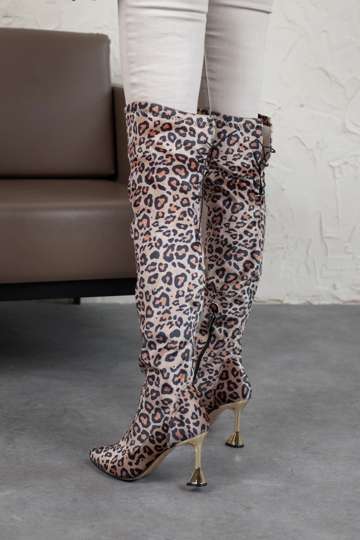 Kadın Sivri Burun Arkası Bağlamalı Yarım Fermuar Altın Topuklu Çizme