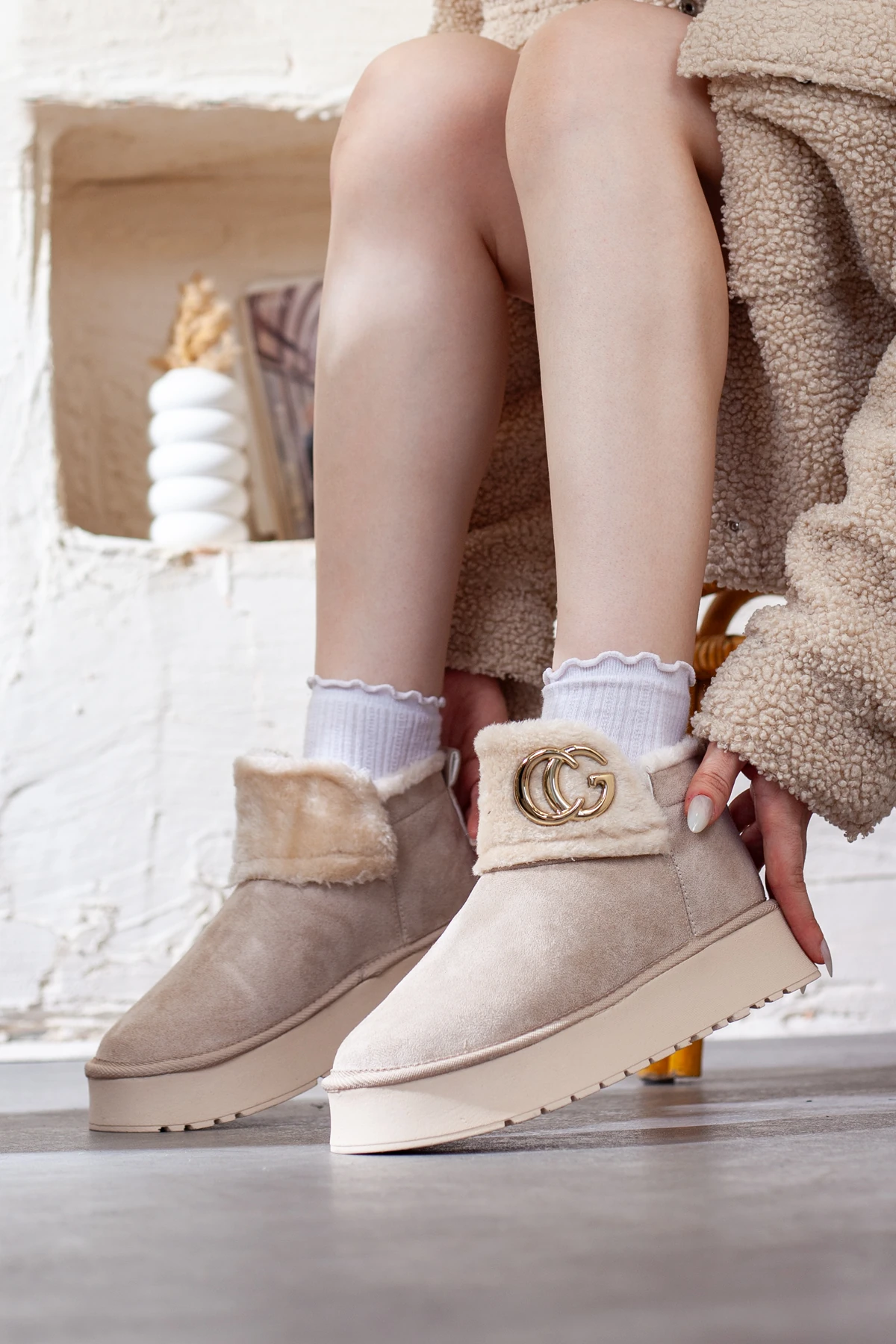 Kadın İçi Mifyonlu Ekstra Rahat ve Hafif Günlük Bot