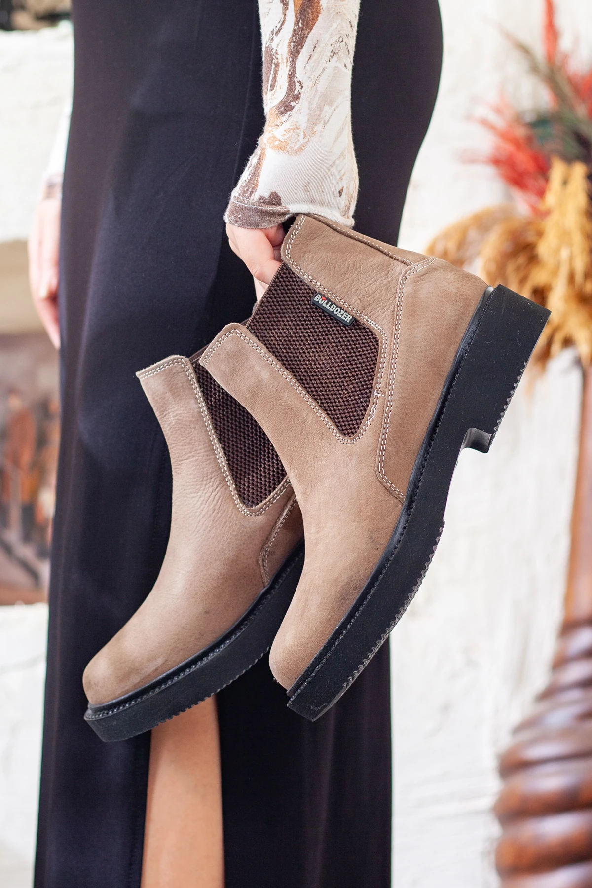 Kadın Hakiki Deri Yanı Lastikli Günlük Bot