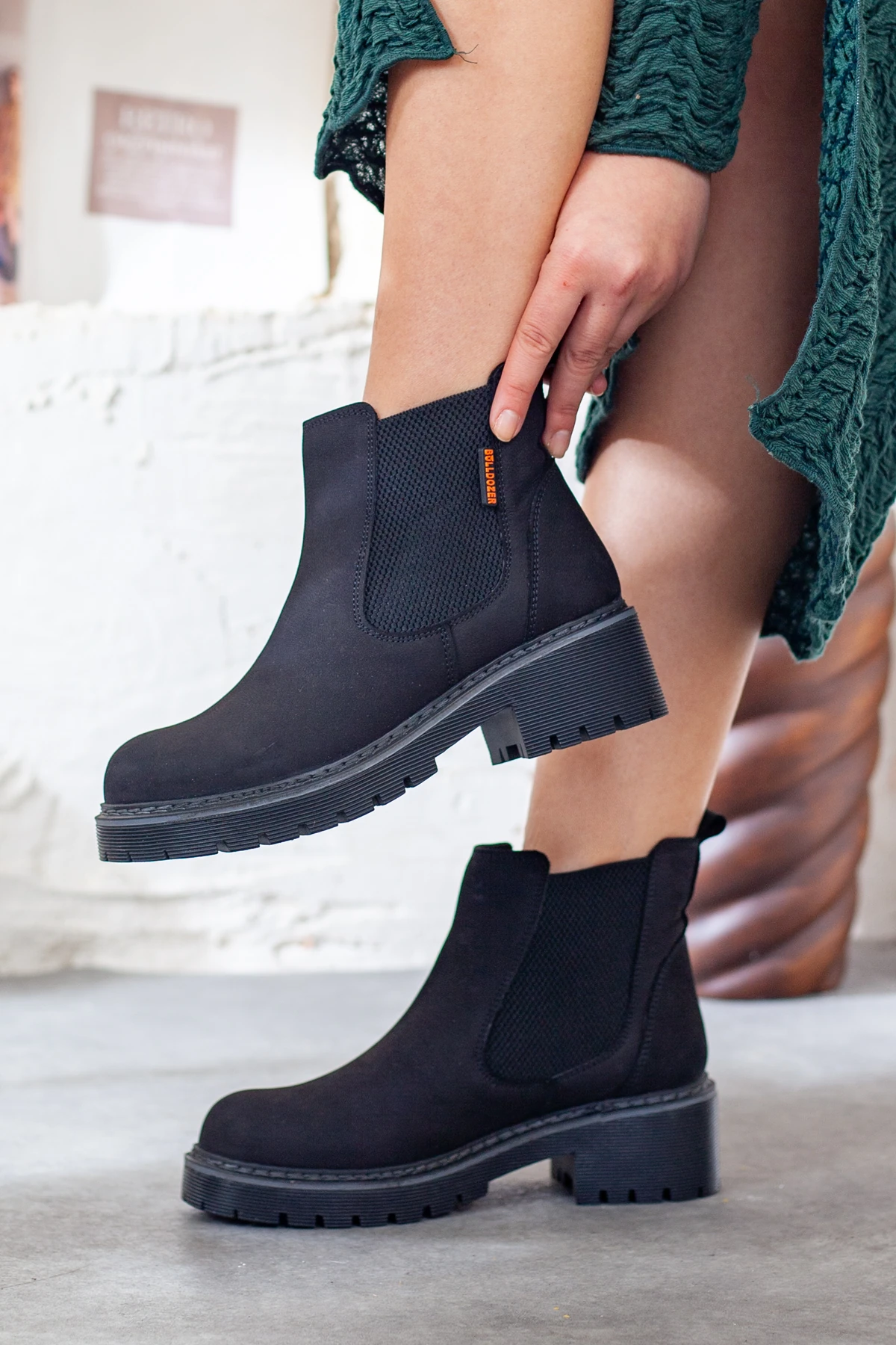 Kadın Hakiki Deri Yanı Lastikli Günlük Bot