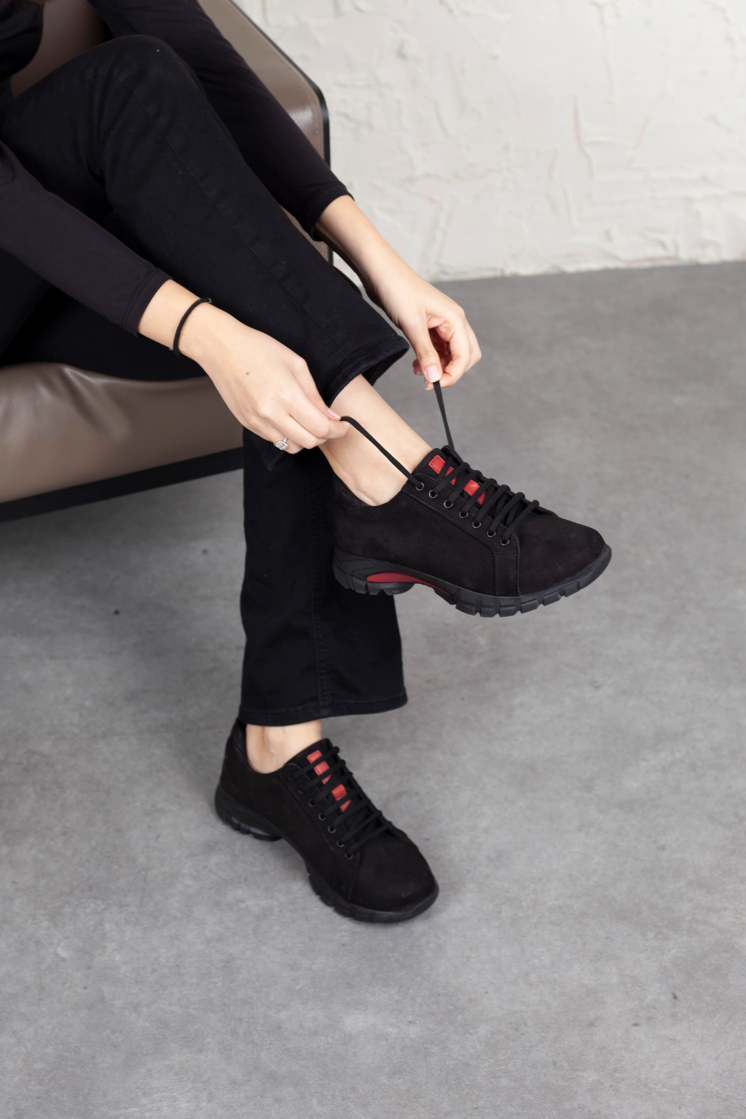 Kadın Hakiki Deri Bağcıklı Rahat ve Yumuşak Nubuk Ayakkabı