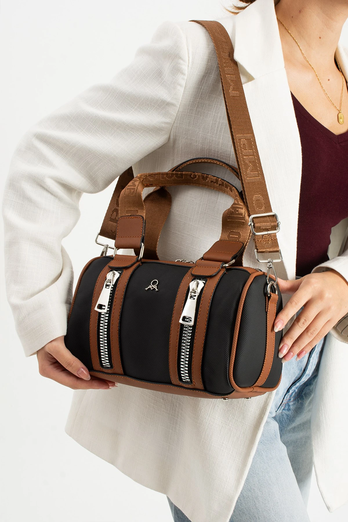 Mega Polo Silindir Fermuar Detaylı El ve Omuz Askılı Kadın Çanta - siyah taba