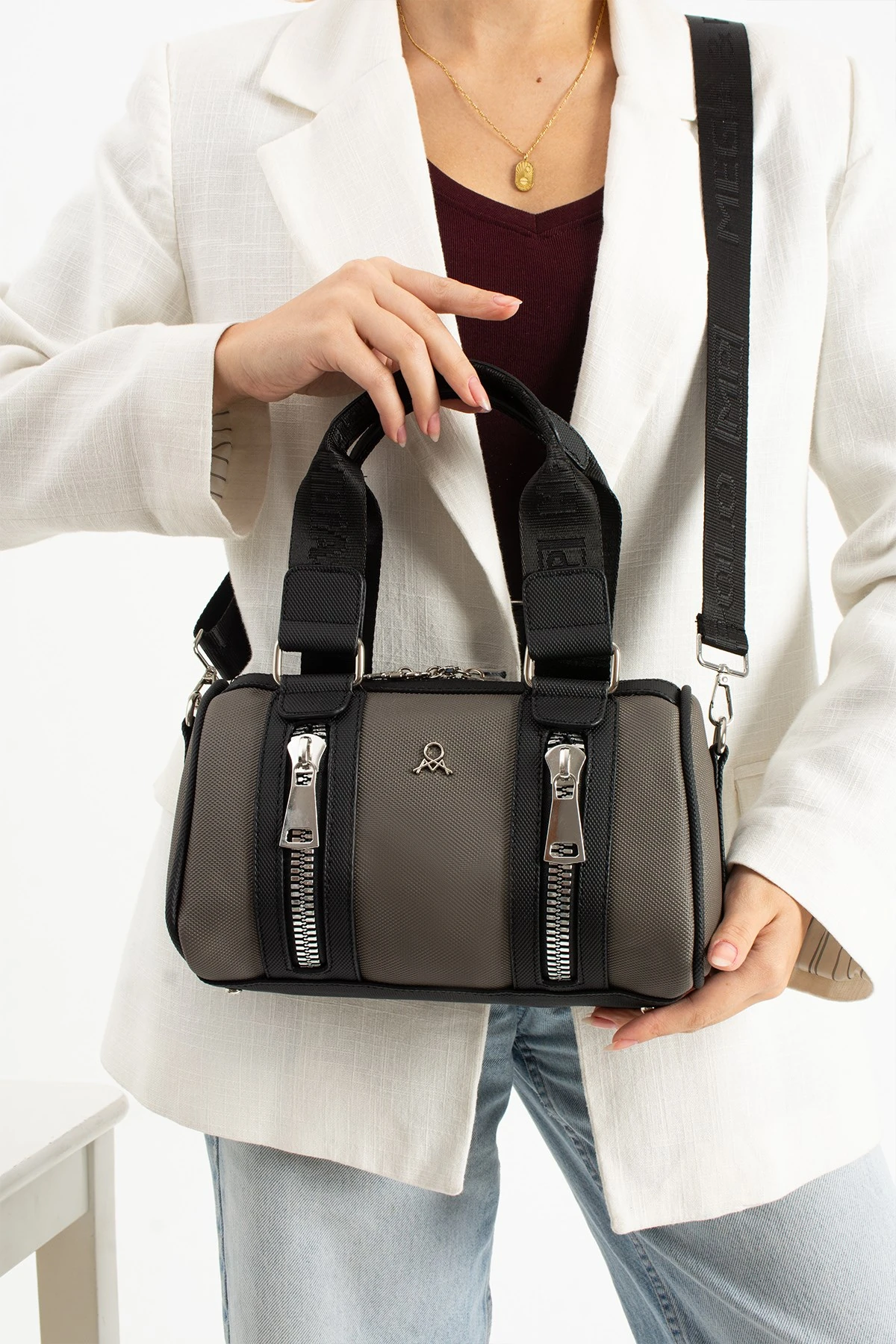 Mega Polo Silindir Fermuar Detaylı El ve Omuz Askılı Kadın Çanta