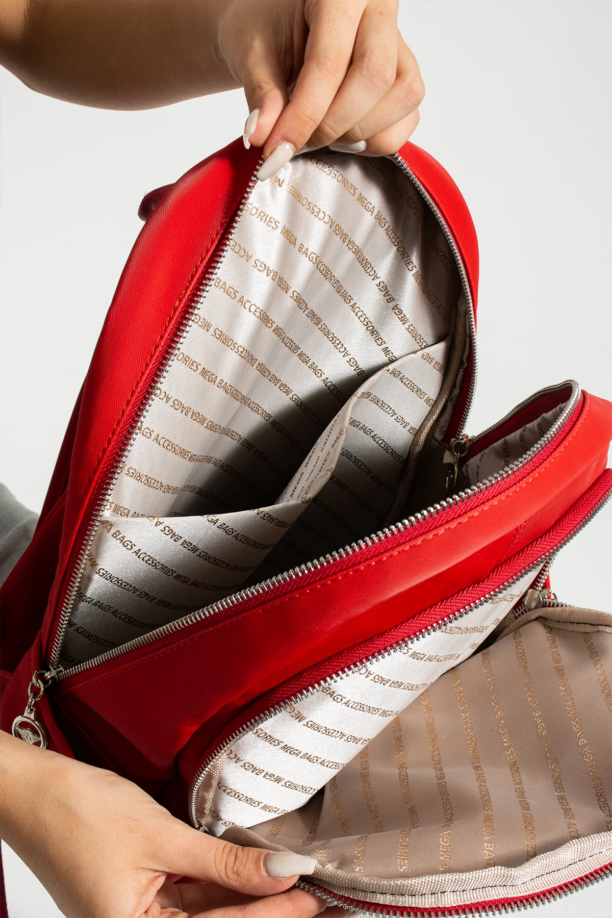 Kadın Paraşüt Kumaş Orta Boy Sırt Çantası Su Geçirmez, Hafif ve Dayanıklı