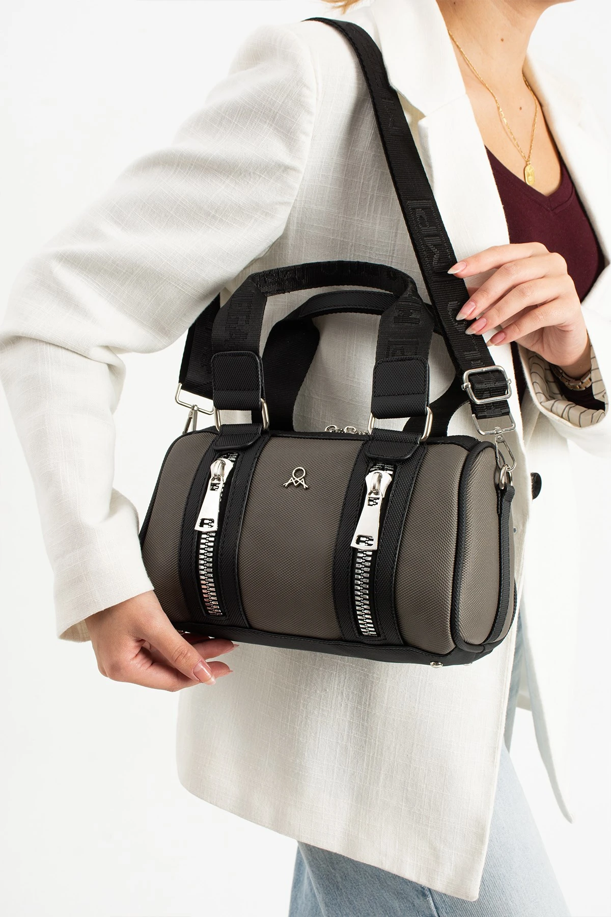 Mega Polo Silindir Fermuar Detaylı El ve Omuz Askılı Kadın Çanta - Gri