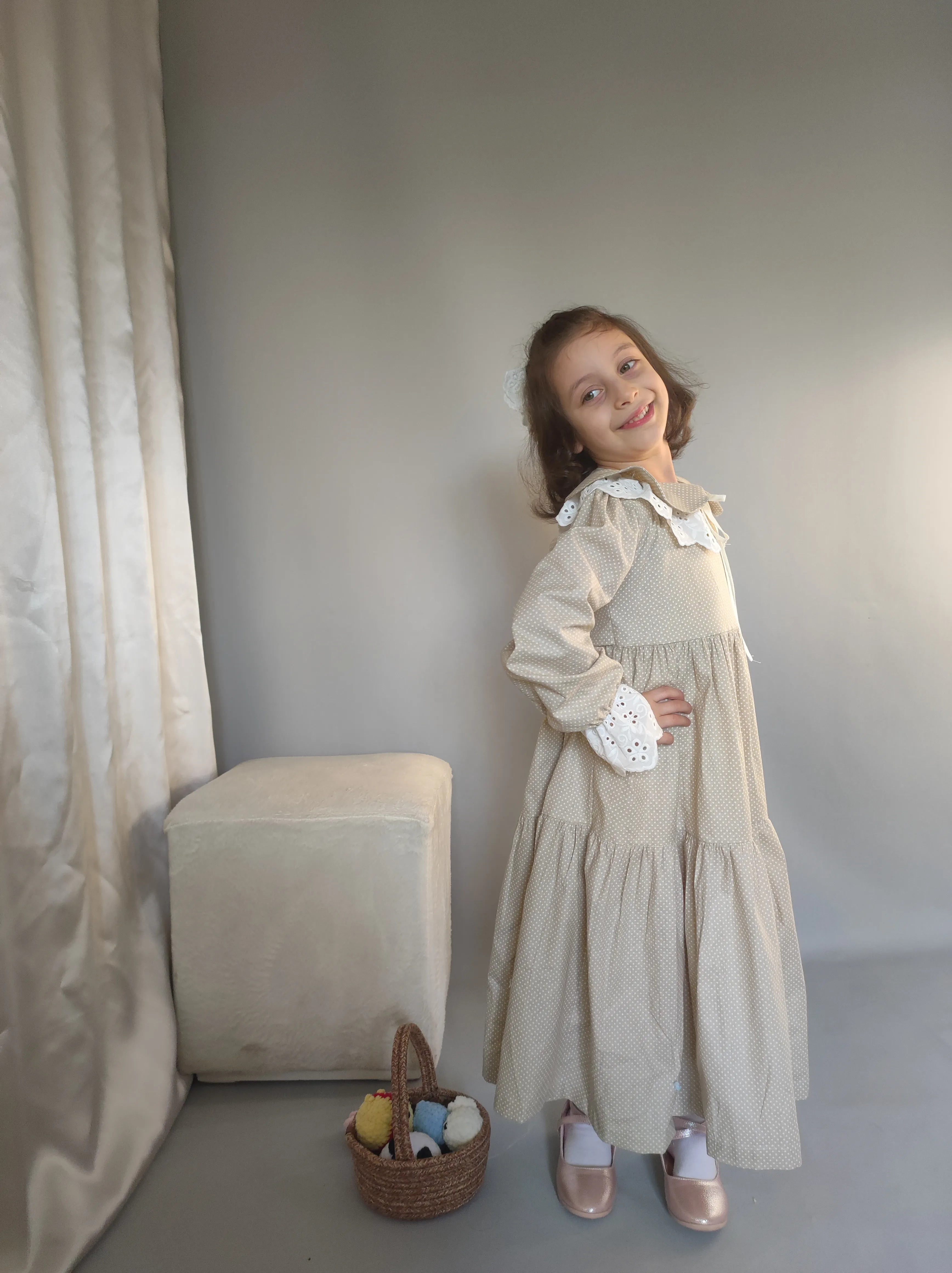 Puantiye Desenli Fisto Yakalı Kız Çocuk Elbisesi – Çıkarılabilir Yaka Detaylı