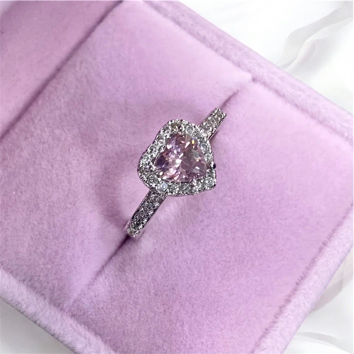 Pembe pandora kalp yüzük