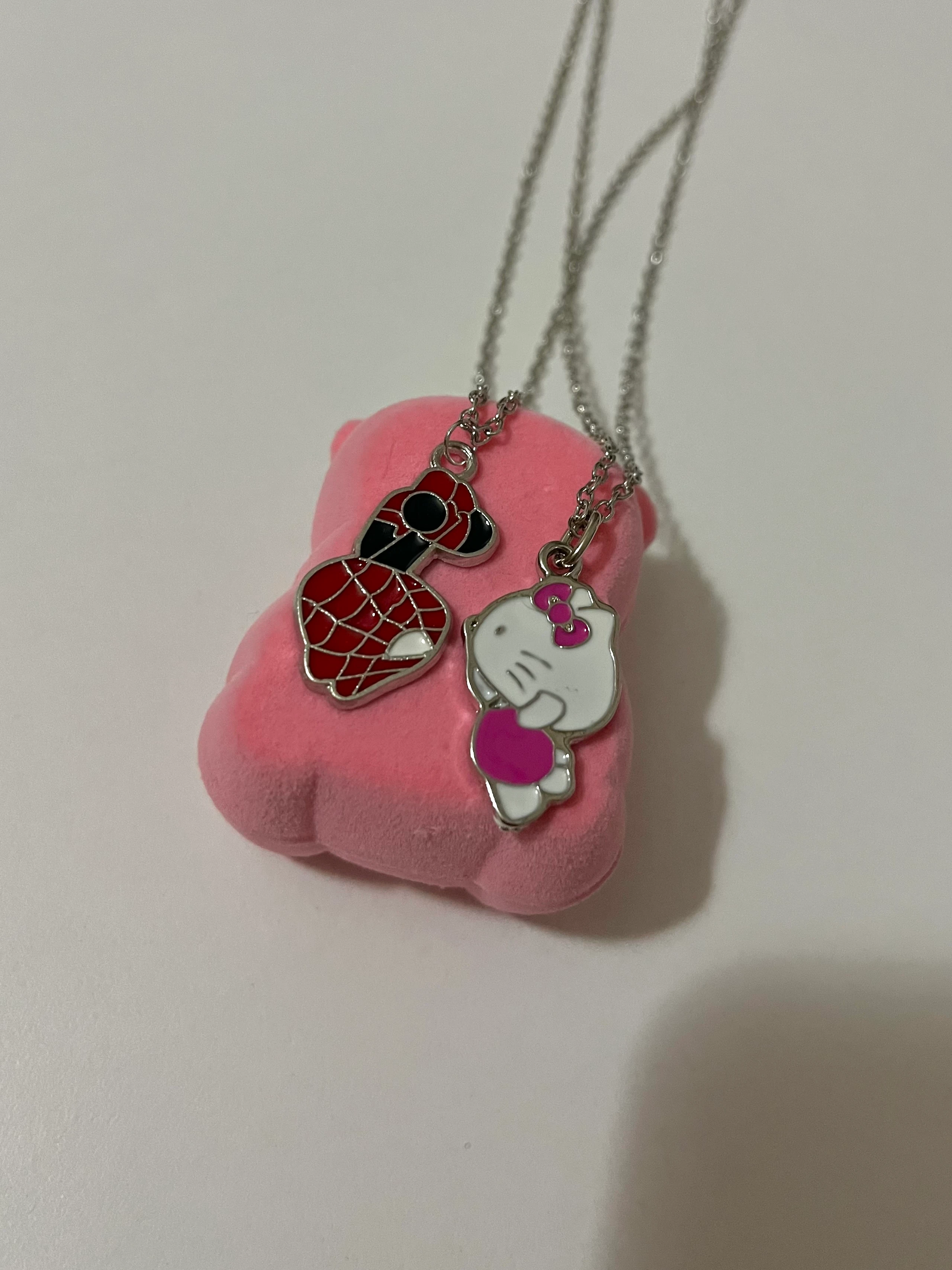 Hello kitty Spiderman Çift kolyesi