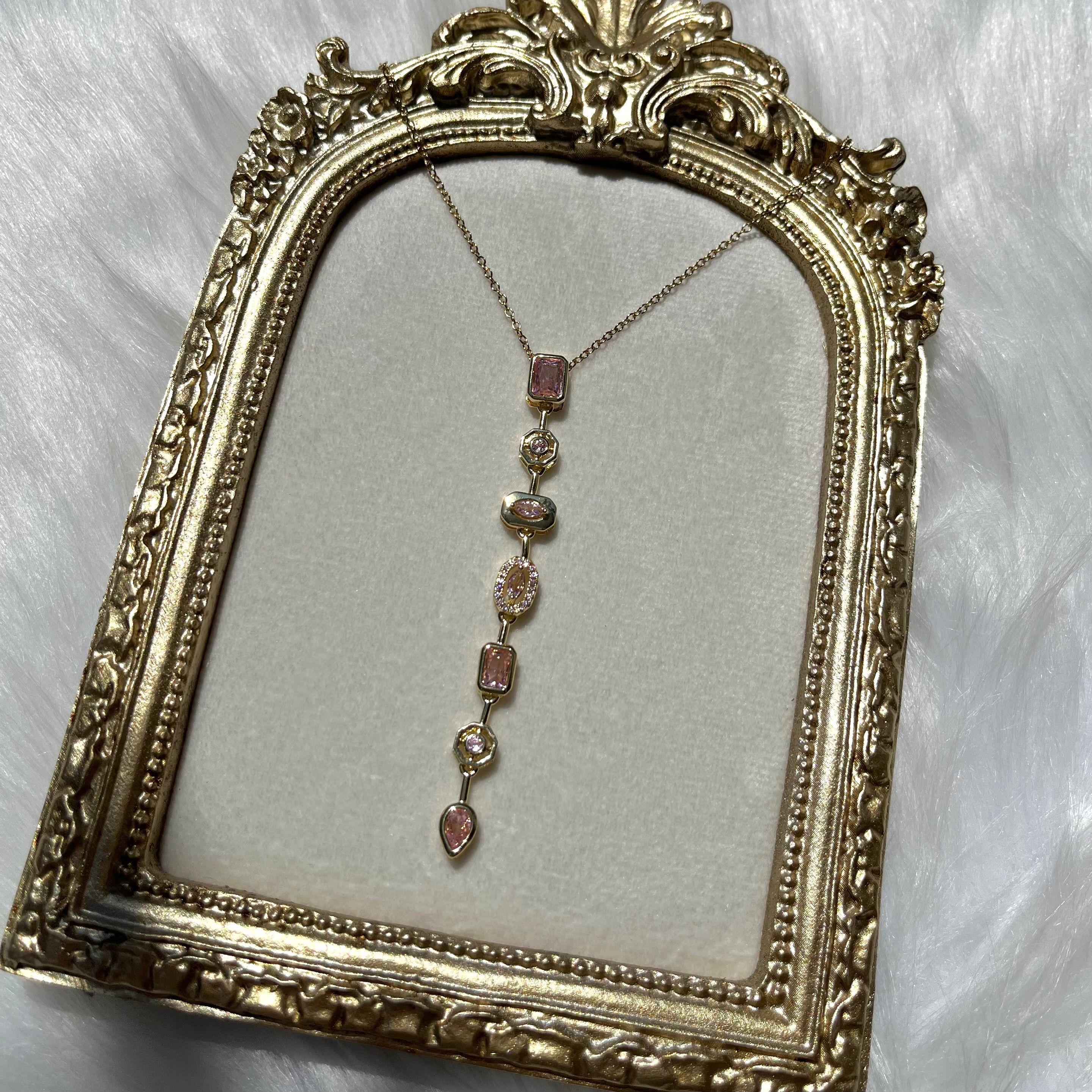 Çelik pembe taşlı gold baget kolye