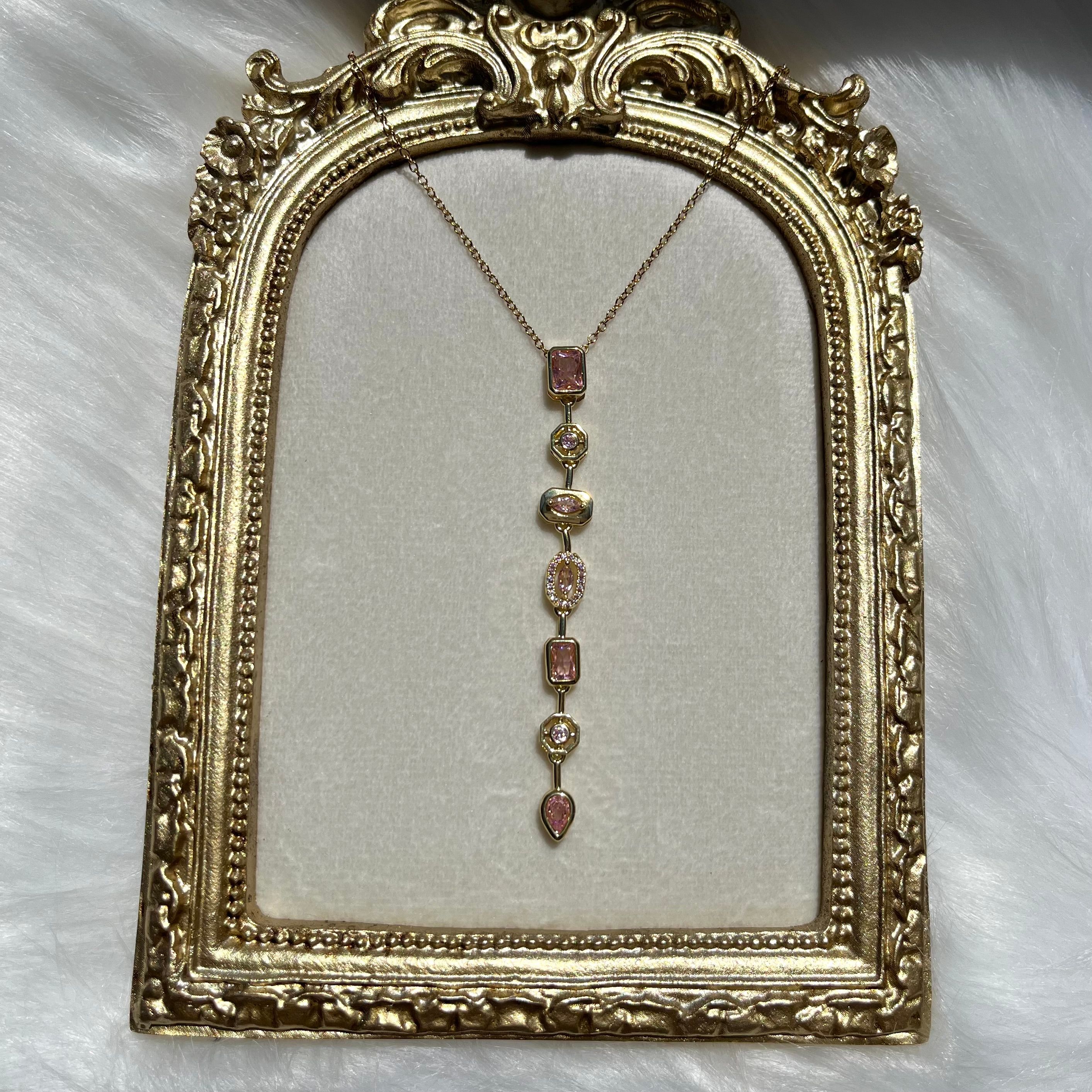 Çelik pembe taşlı gold baget kolye