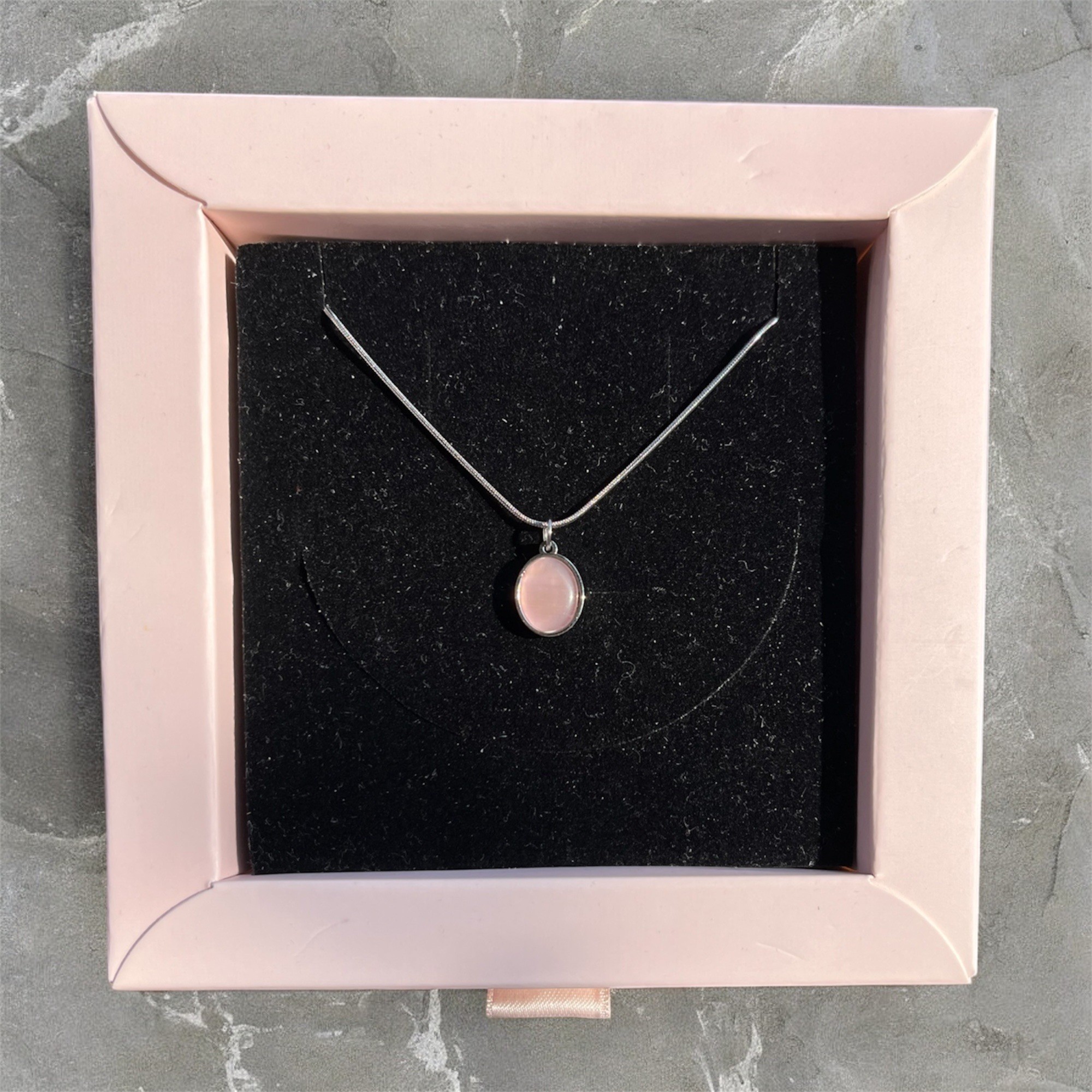 Çelik| Pembe Oval kolye