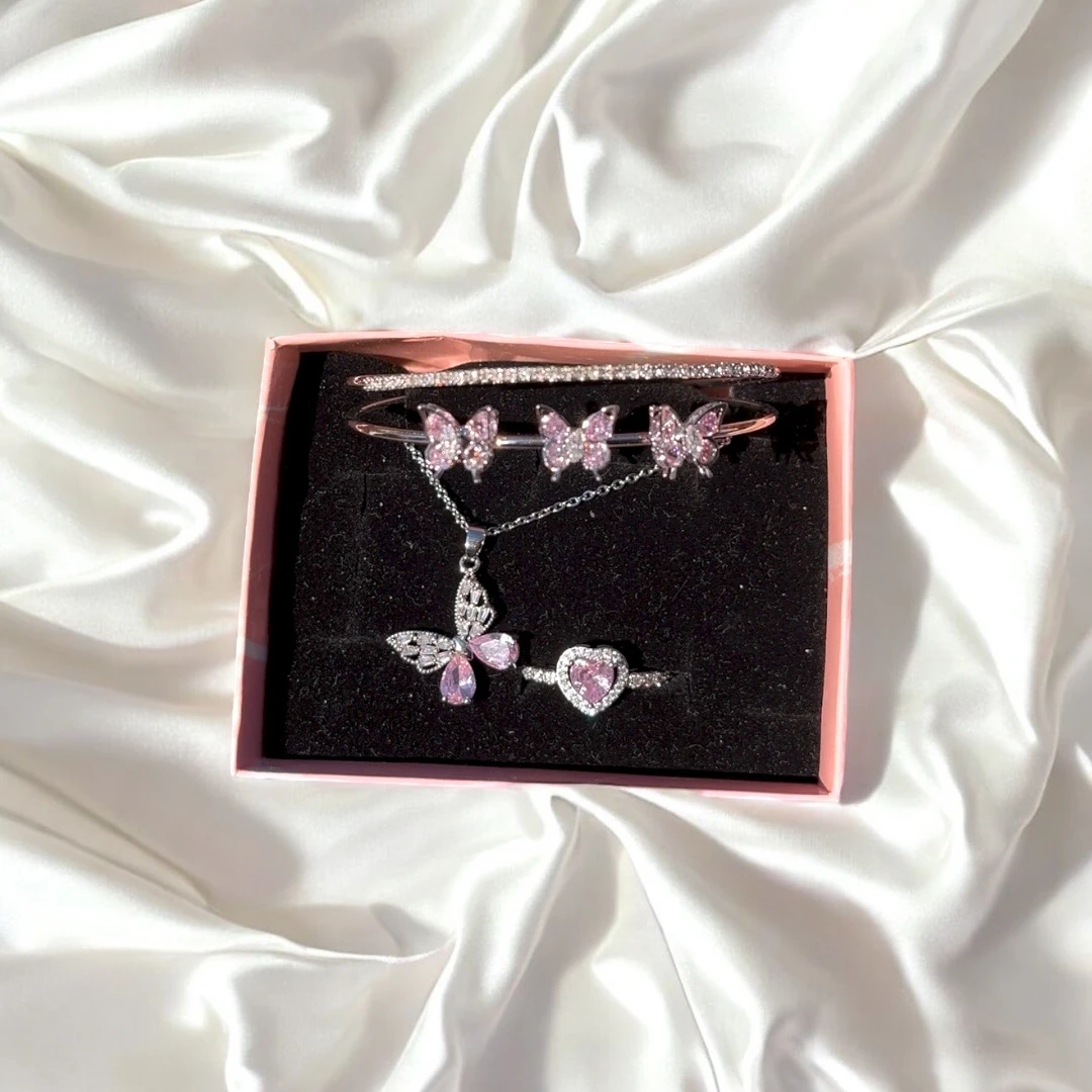 Hello Kitty Set | Kelebekli Masalsı Hediye Kutusu