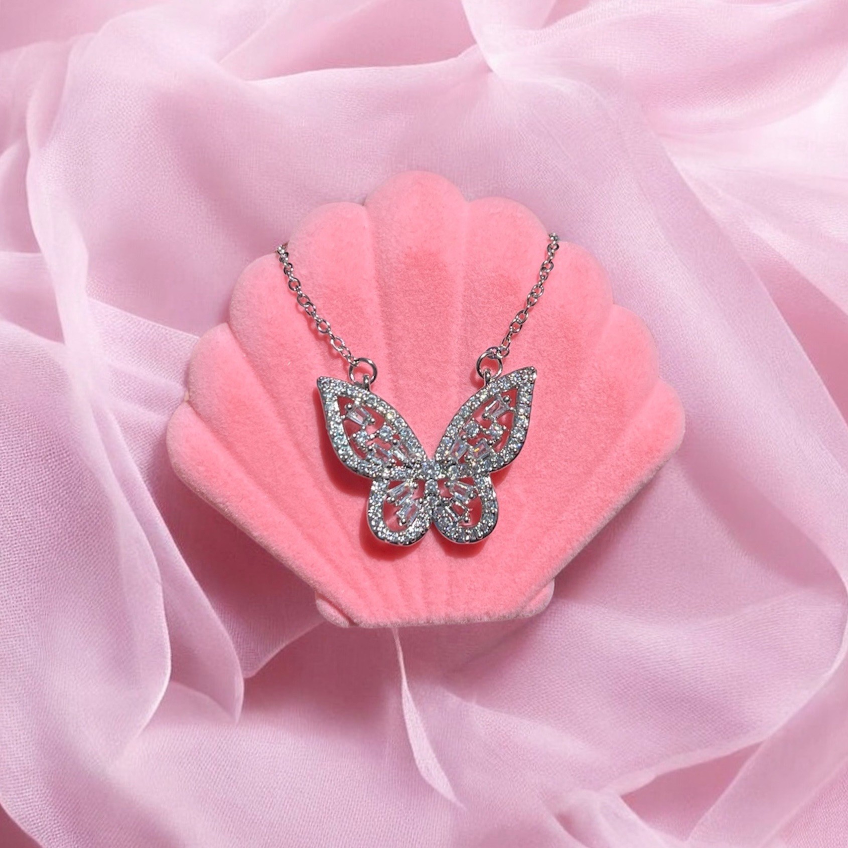 Gümüş renk Mariposa çelik kolye