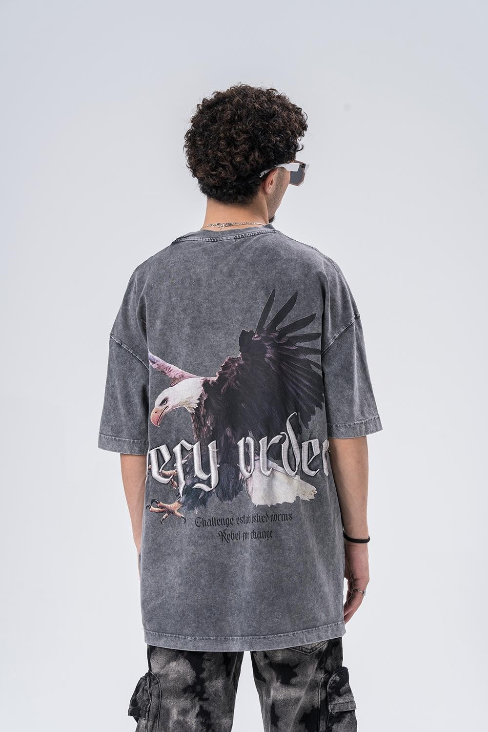 Defy Order  Yıkamalı ve Nakış Detaylı Oversize T-shirt