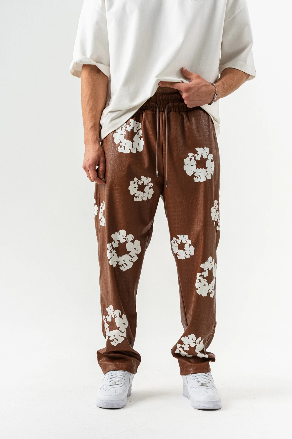 Tear Kabartma Baskı Fermuarlı Deri Alt ve Üst Takım - Kahverengi