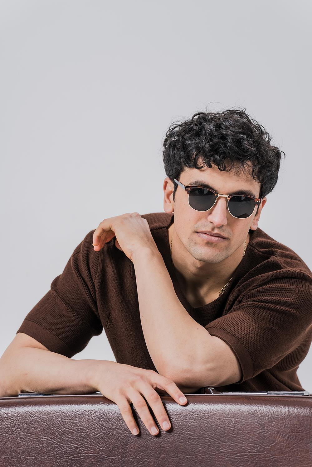 Riccardo Kahve Sökme Detay V Yaka Triko T-shirt