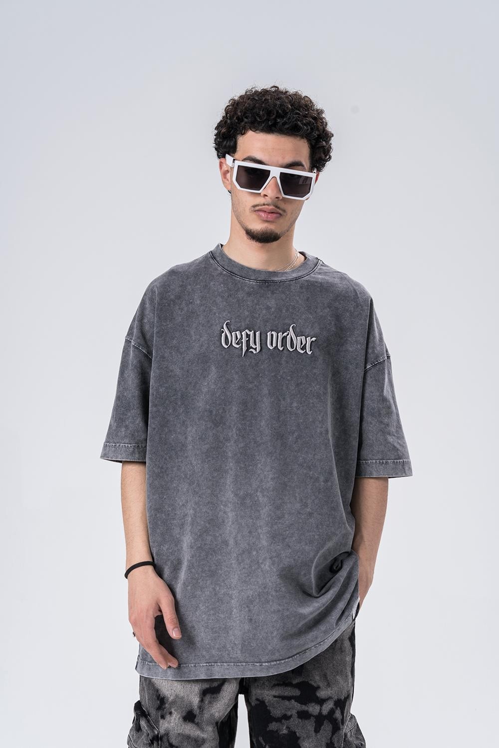 Defy Order  Yıkamalı ve Nakış Detaylı Oversize T-shirt