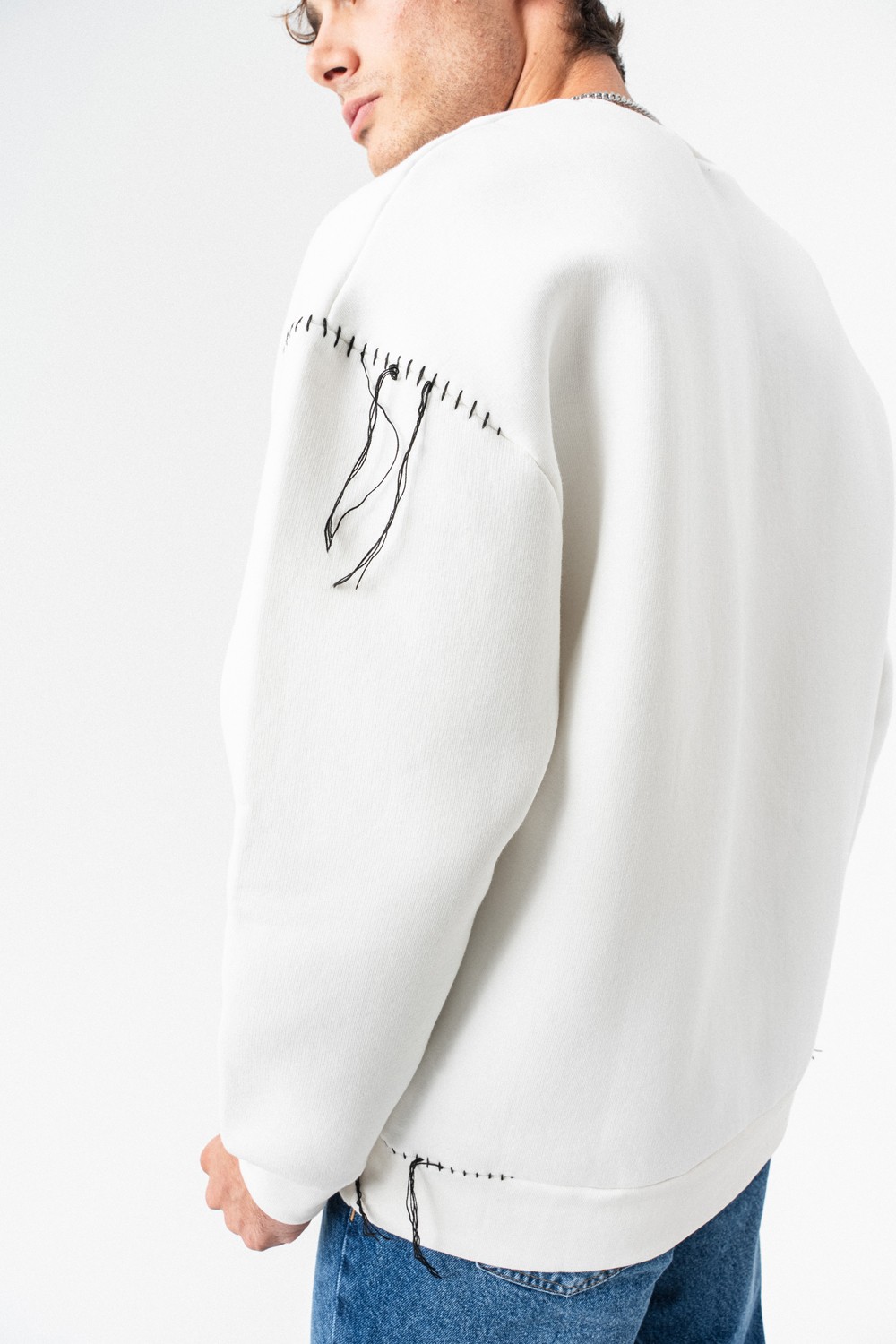 Stitched Bisiklet Yaka Sweatshirt
