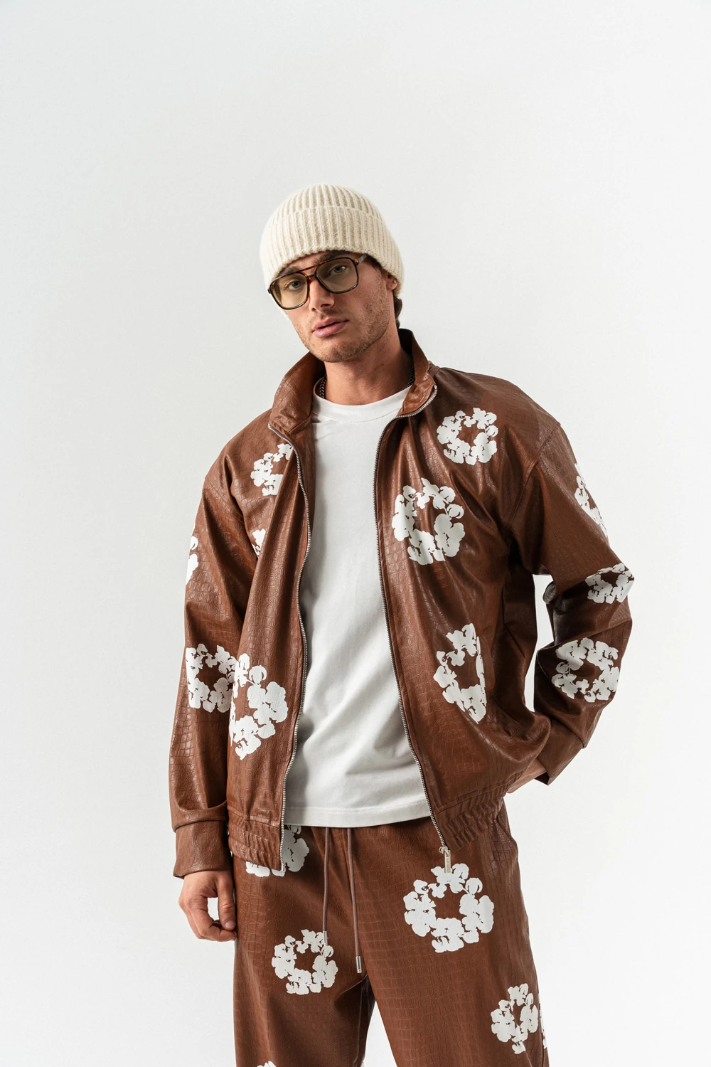 Tear Kabartma Baskı Fermuarlı Deri Alt ve Üst Takım - Kahverengi