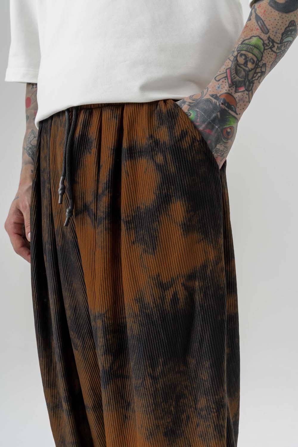 Batik Bel ve Paça Lastikli Pileli Şalvar