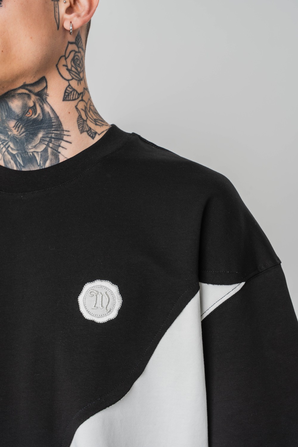 Wave Parçalı ve Nakış Detaylı Oversize T-shirt