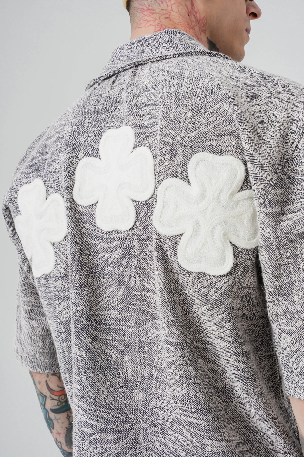 Hood Flow Kabartma Patch Detaylı Gömlek