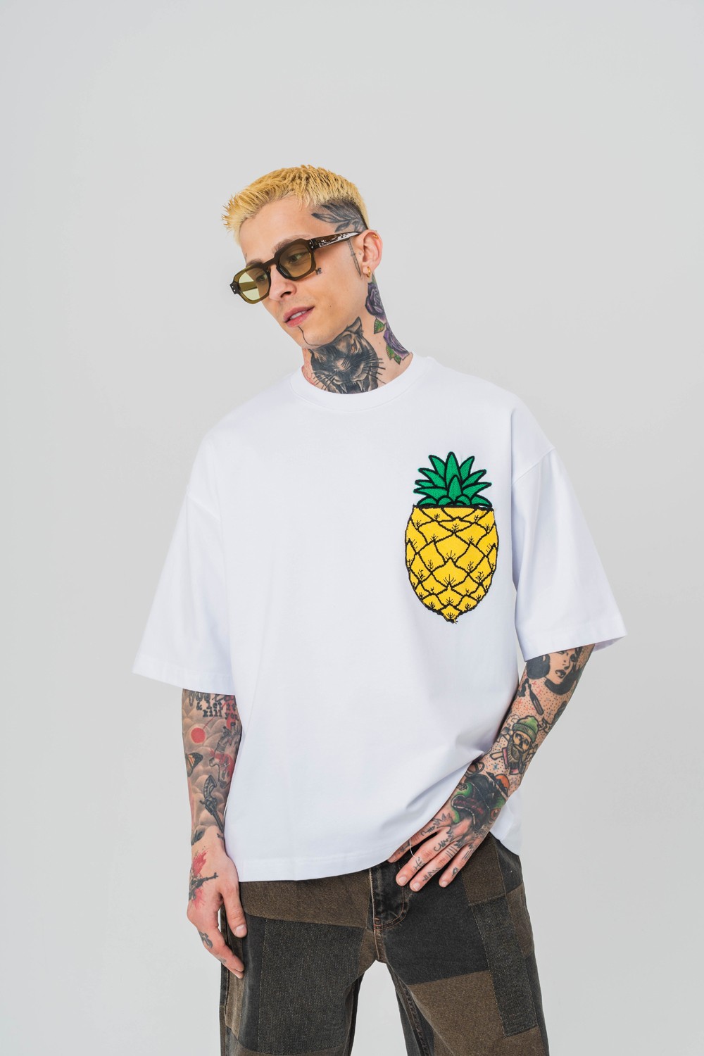 Pineapple Nakış Cep Detaylı Oversize T-shirt - Beyaz