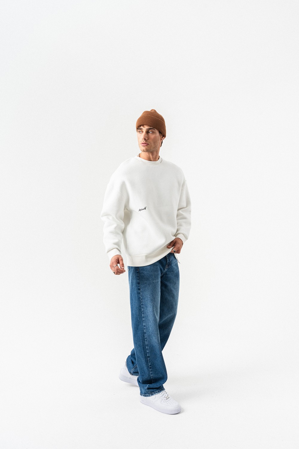 Stitched Bisiklet Yaka Sweatshirt