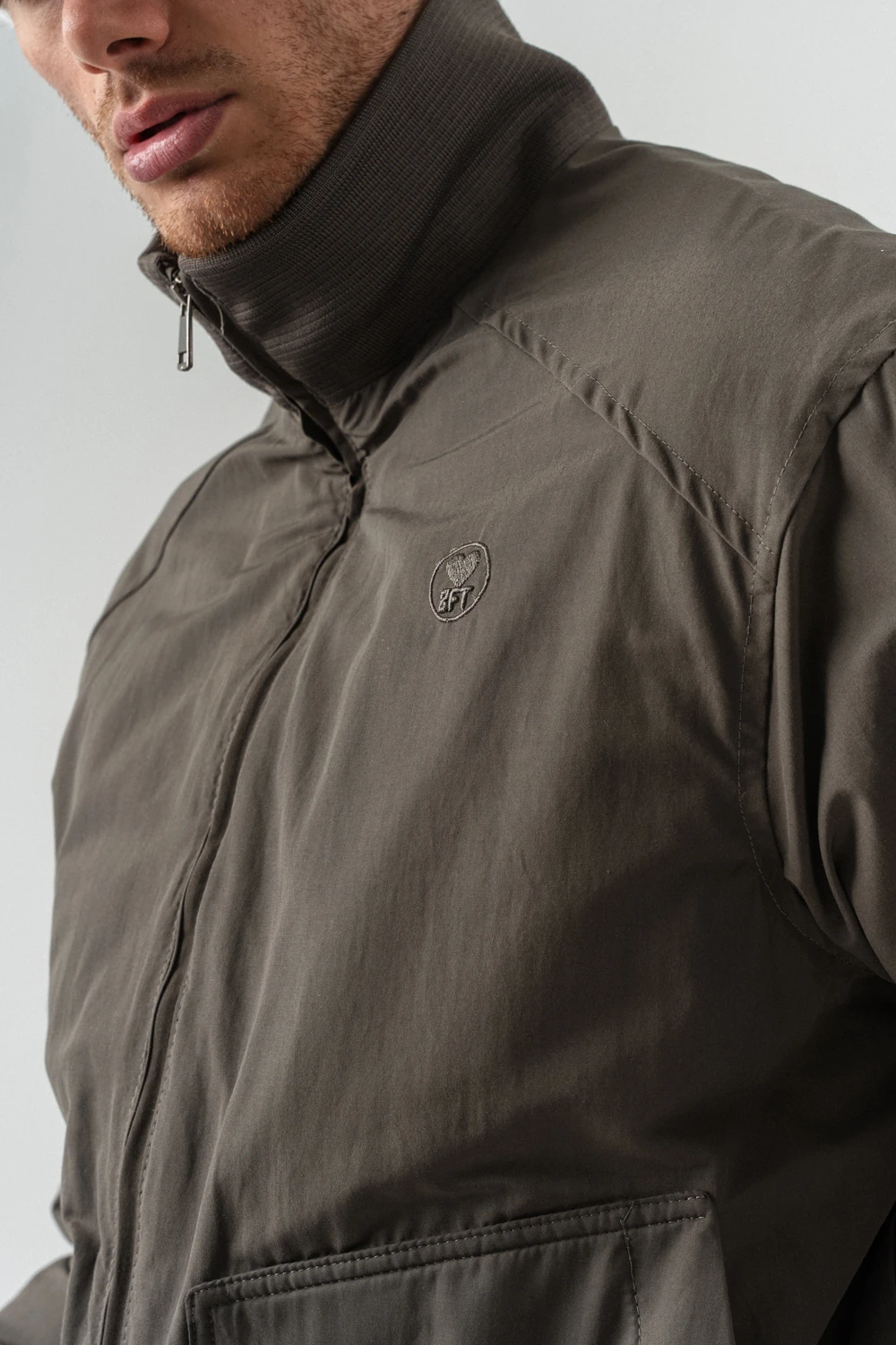 Grungefade Yaka Detaylı Şişme Mont