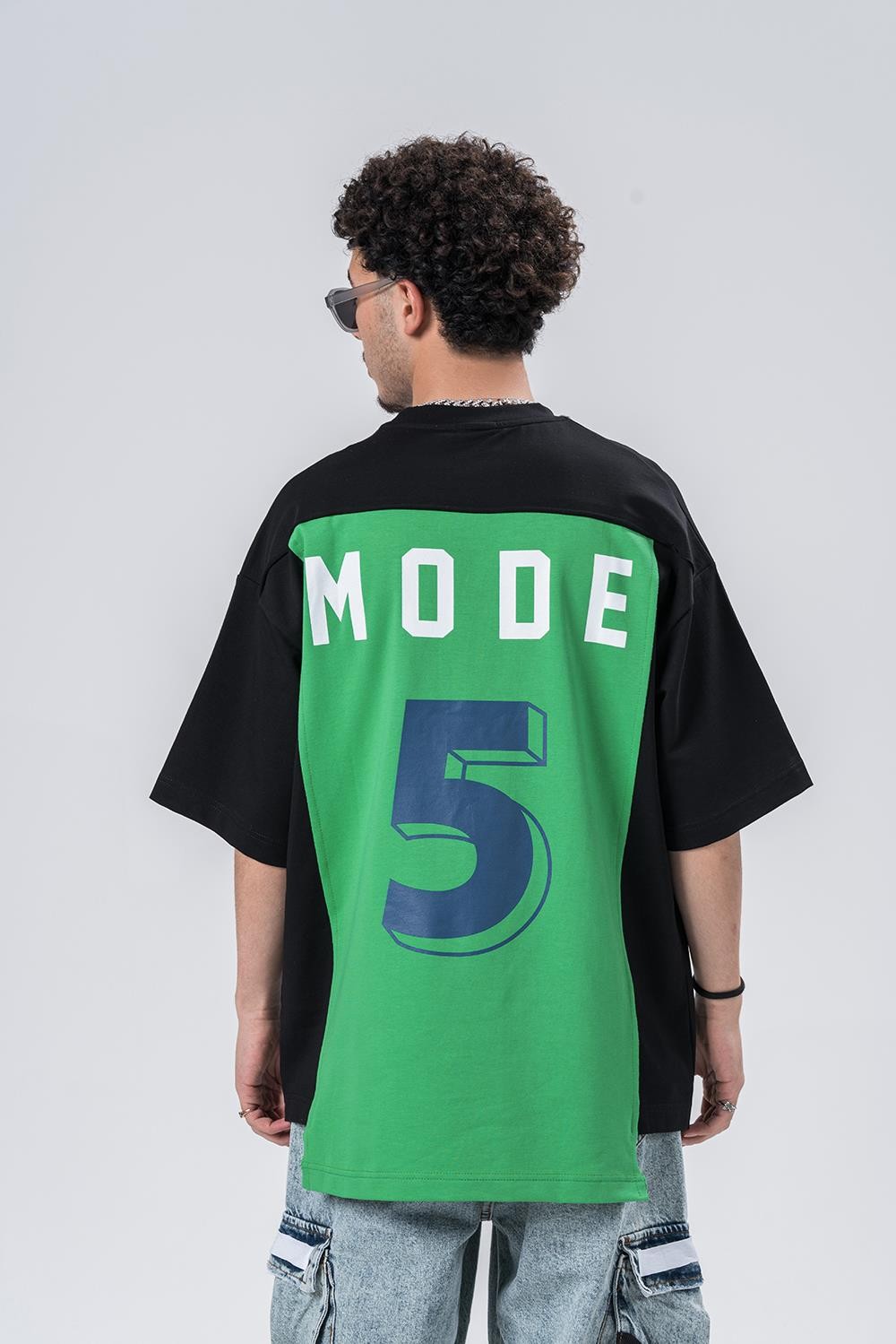 Mode  Sırt Eklentili Bisiklet Yaka Oversize T-shirt