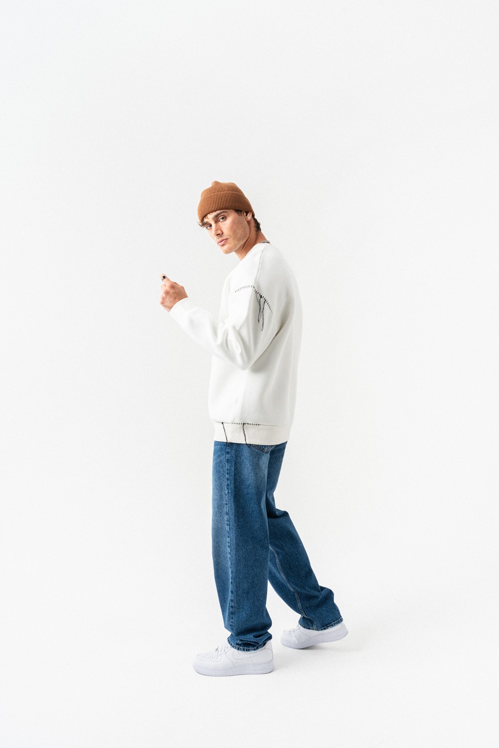 Stitched Bisiklet Yaka Sweatshirt