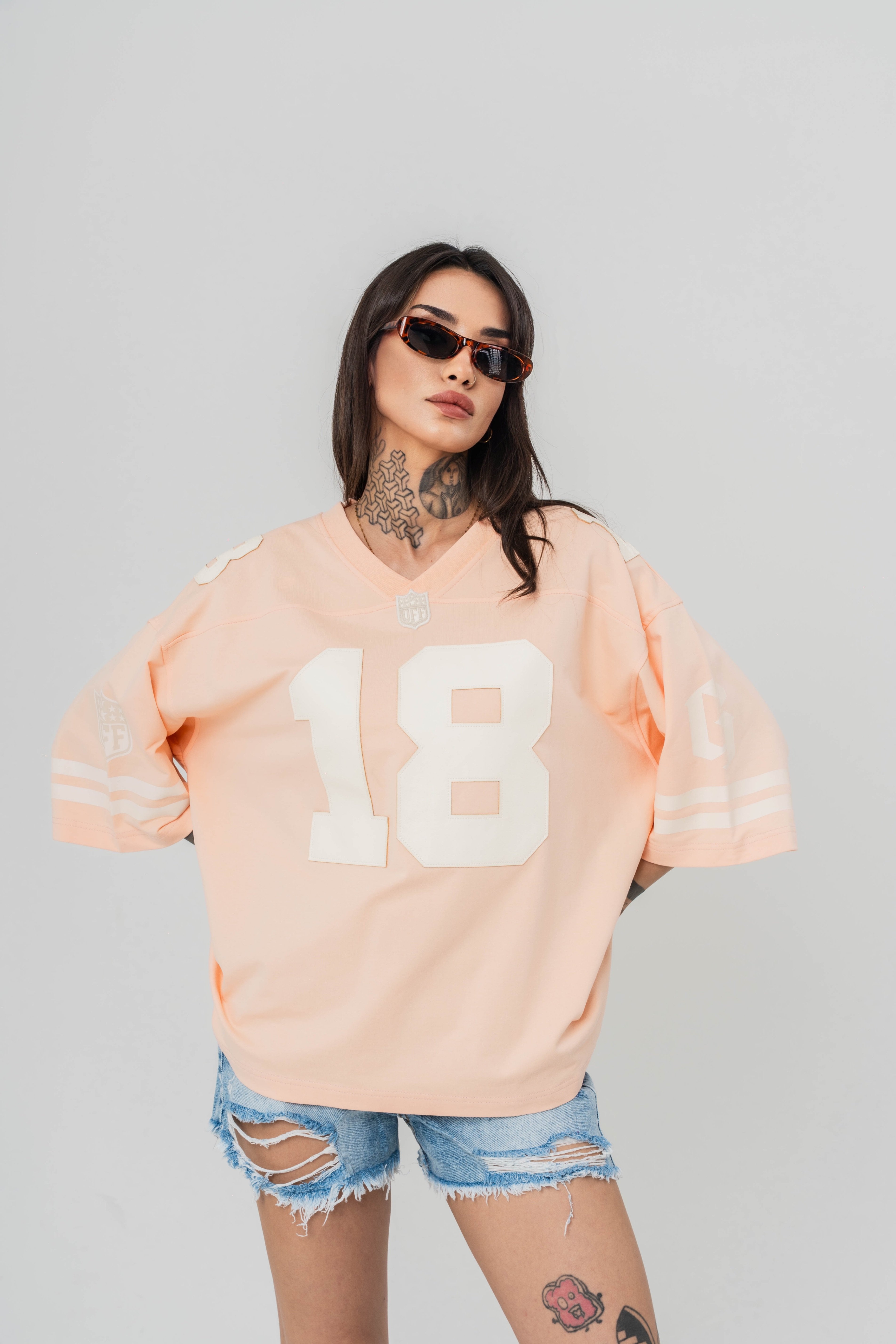 Guard 18 Patch Nakış Detaylı V Yaka Oversize T-shirt