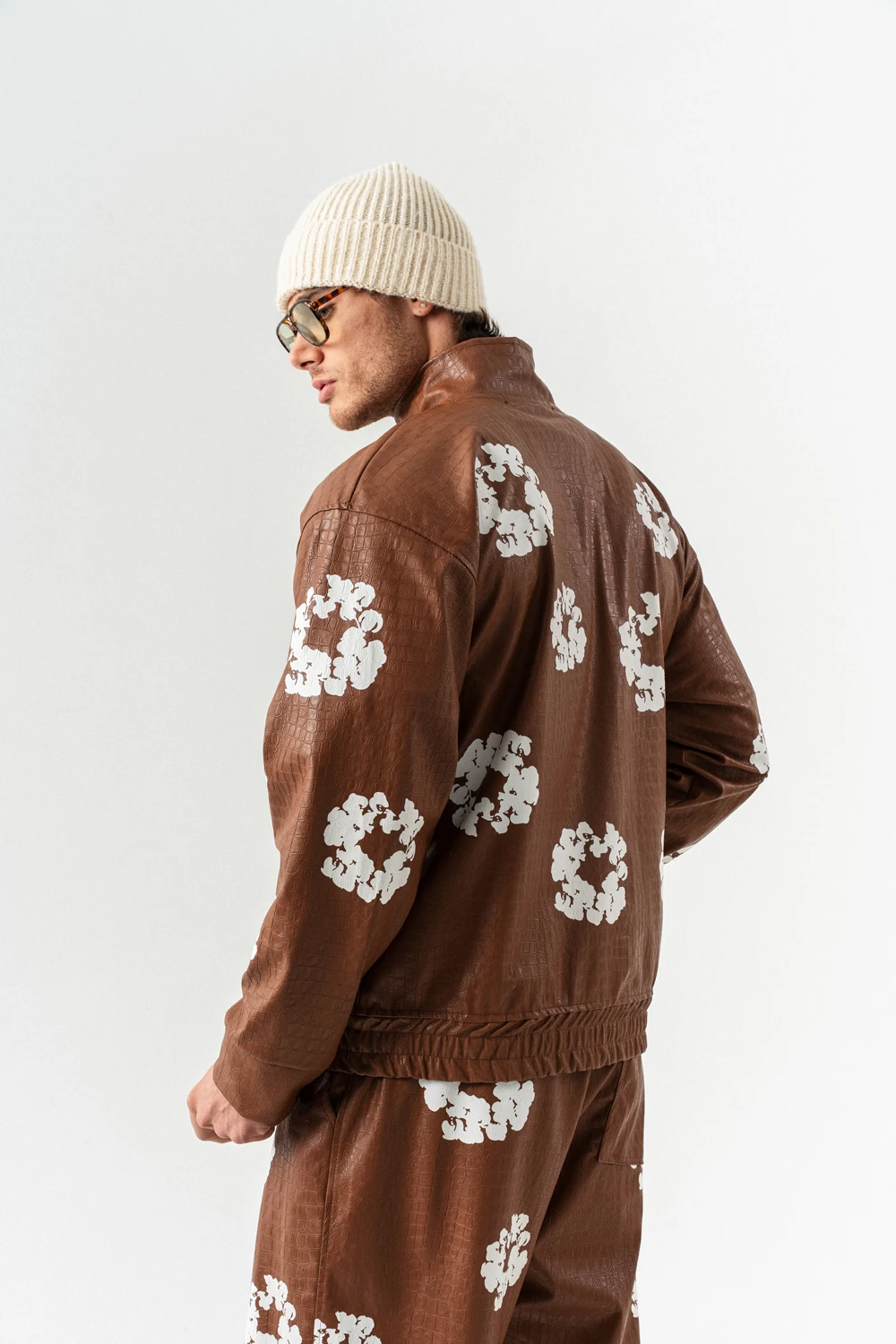 Tear Kabartma Baskı Fermuarlı Deri Alt ve Üst Takım - Kahverengi