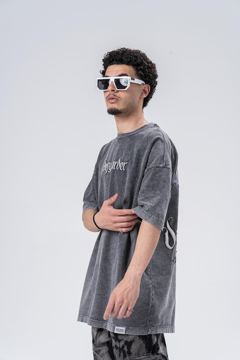 Defy Order  Yıkamalı ve Nakış Detaylı Oversize T-shirt