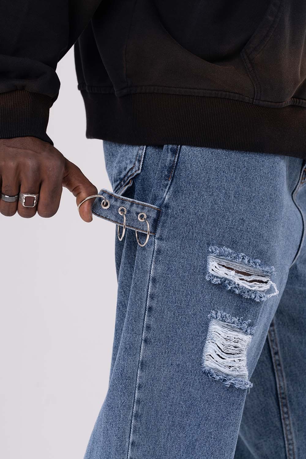 Ring Aksesuar ve Yırtık Detaylı Jean Baggy Pantolon