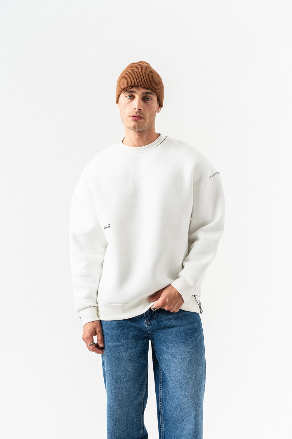 Stitched Bisiklet Yaka Sweatshirt