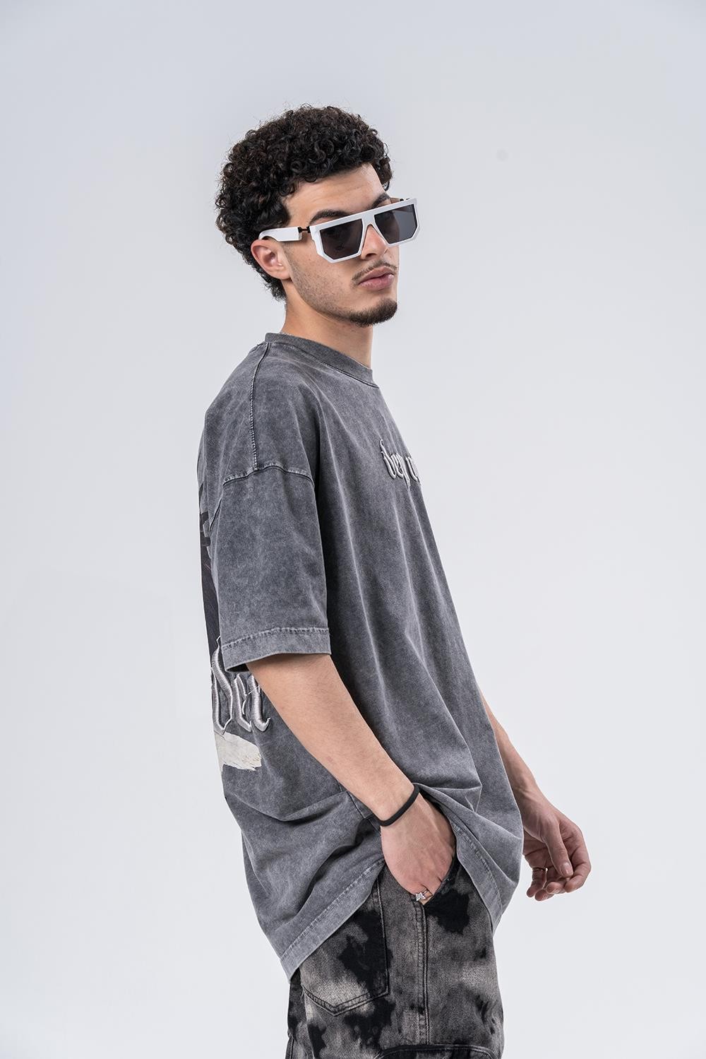 Defy Order  Yıkamalı ve Nakış Detaylı Oversize T-shirt