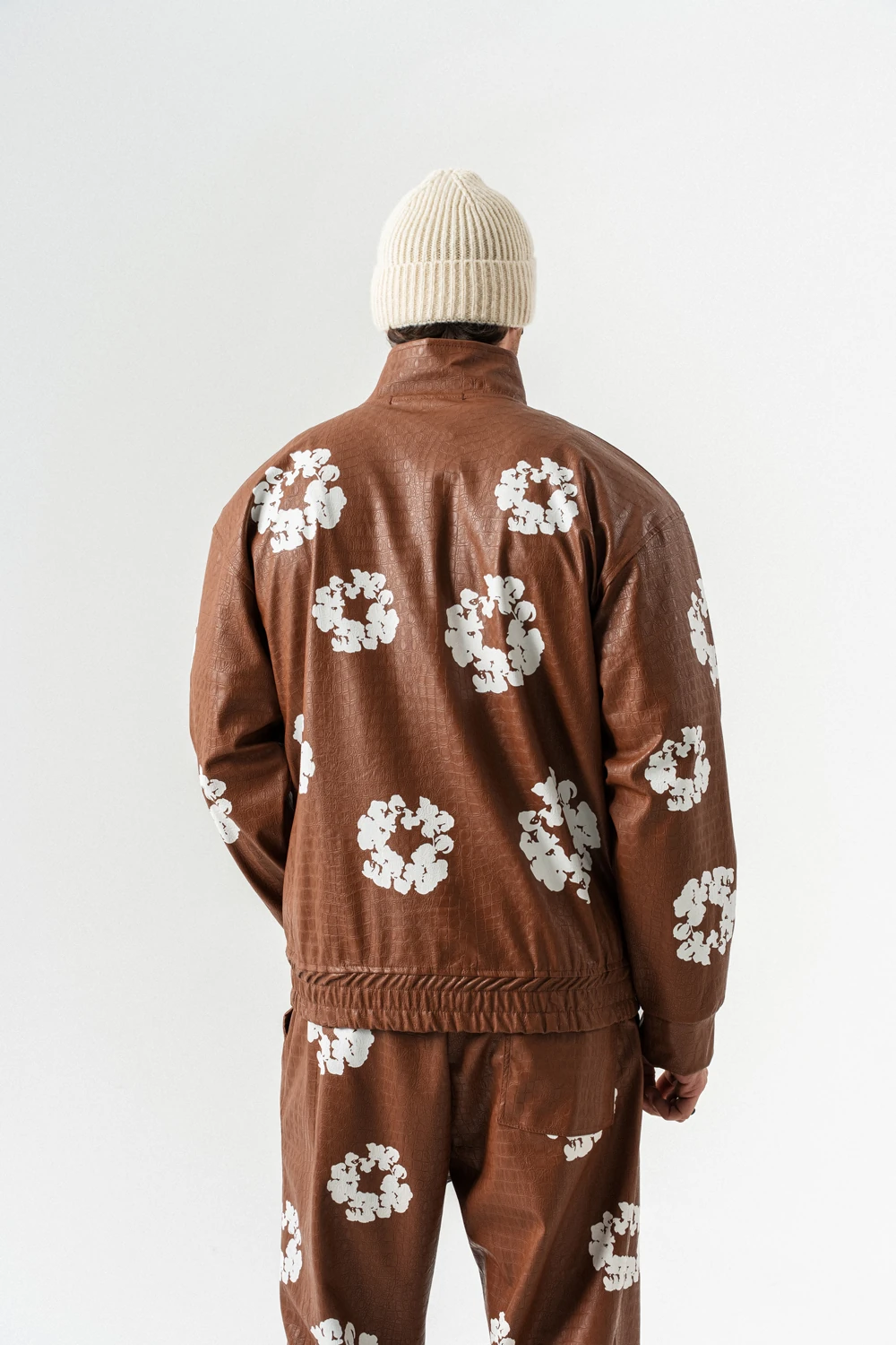 Tear Kabartma Baskı Fermuarlı Deri Alt ve Üst Takım - Kahverengi