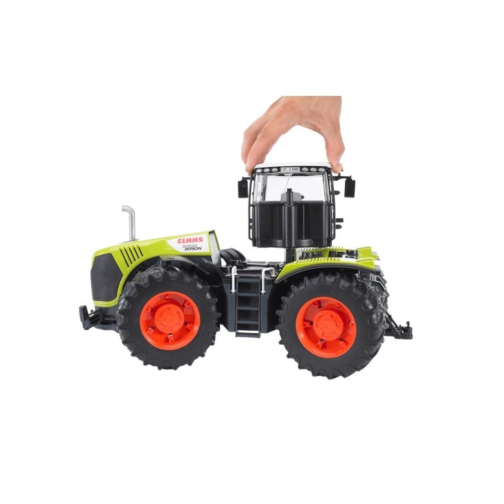 Bruder Claas Xerıon 5000 Oyuncak Traktör