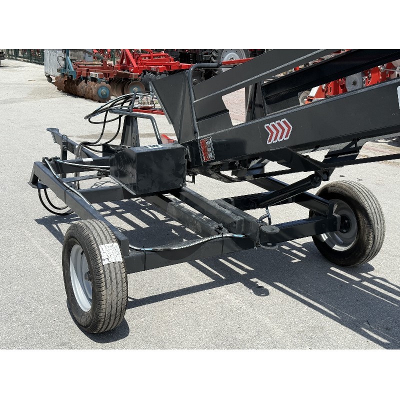 Tarım Garaj Hidromotorlu Balya Toplama Makinası-4.3 Metre Yükseklik