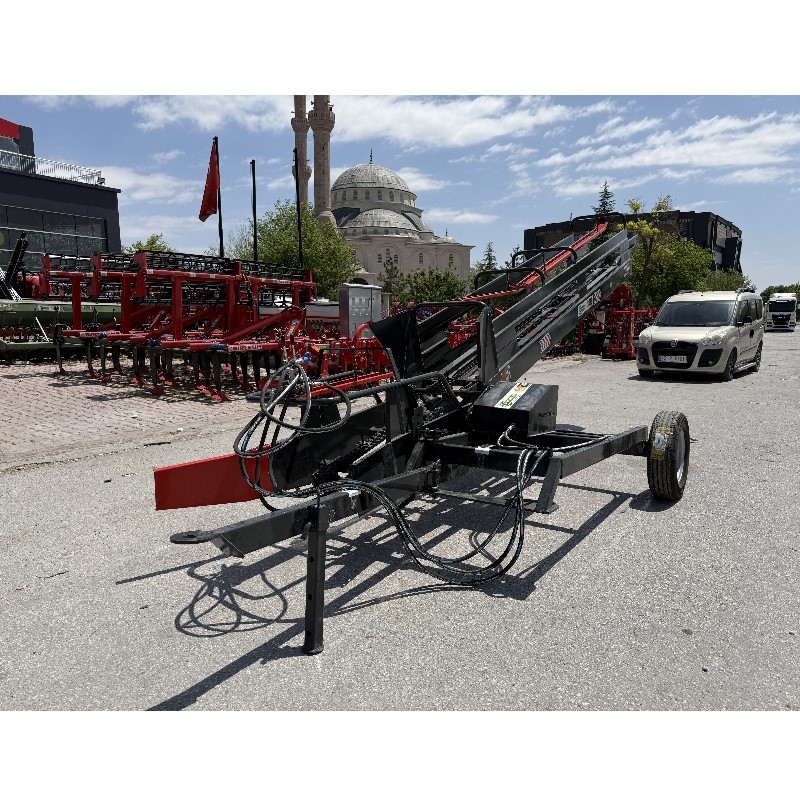 Tarım Garaj Hidromotorlu Balya Toplama Makinası-4.3 Metre Yükseklik