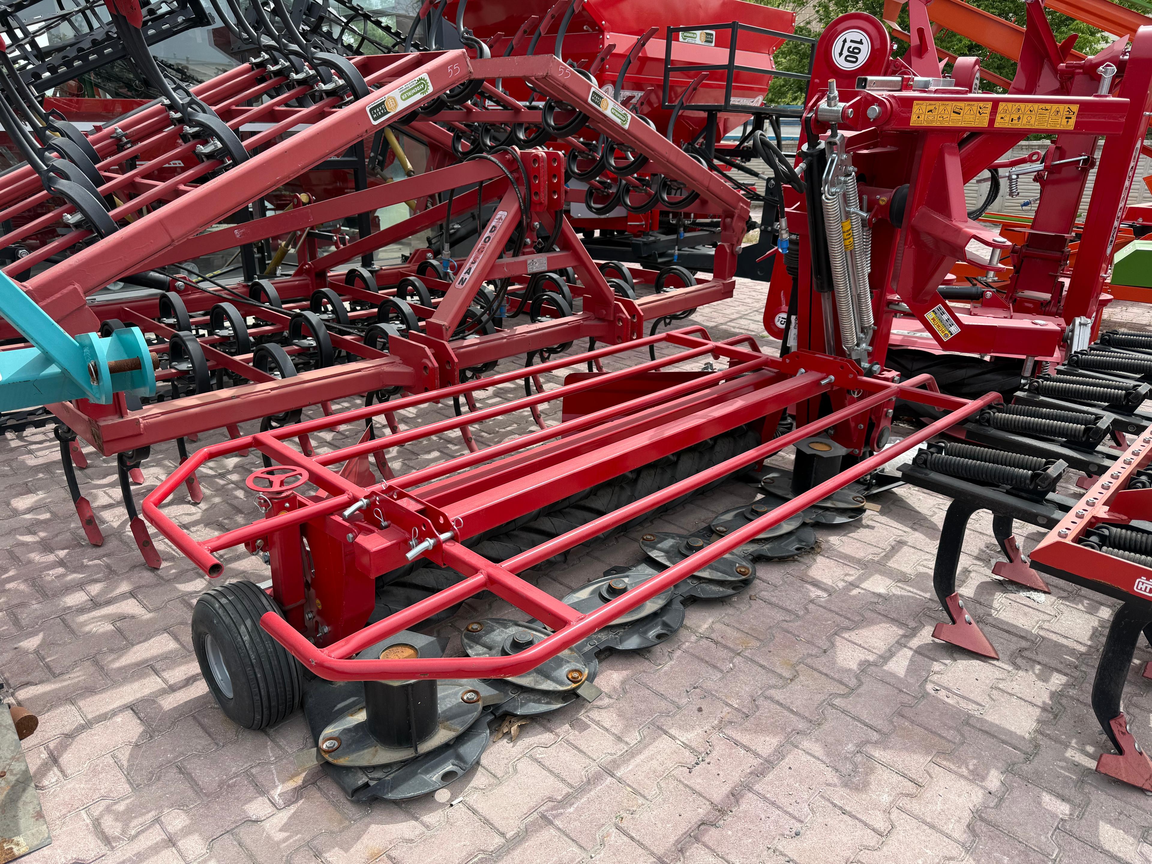 Sürüm Sıkmalı Diskli Çayır ve Yonca Biçme Makinesi 240
