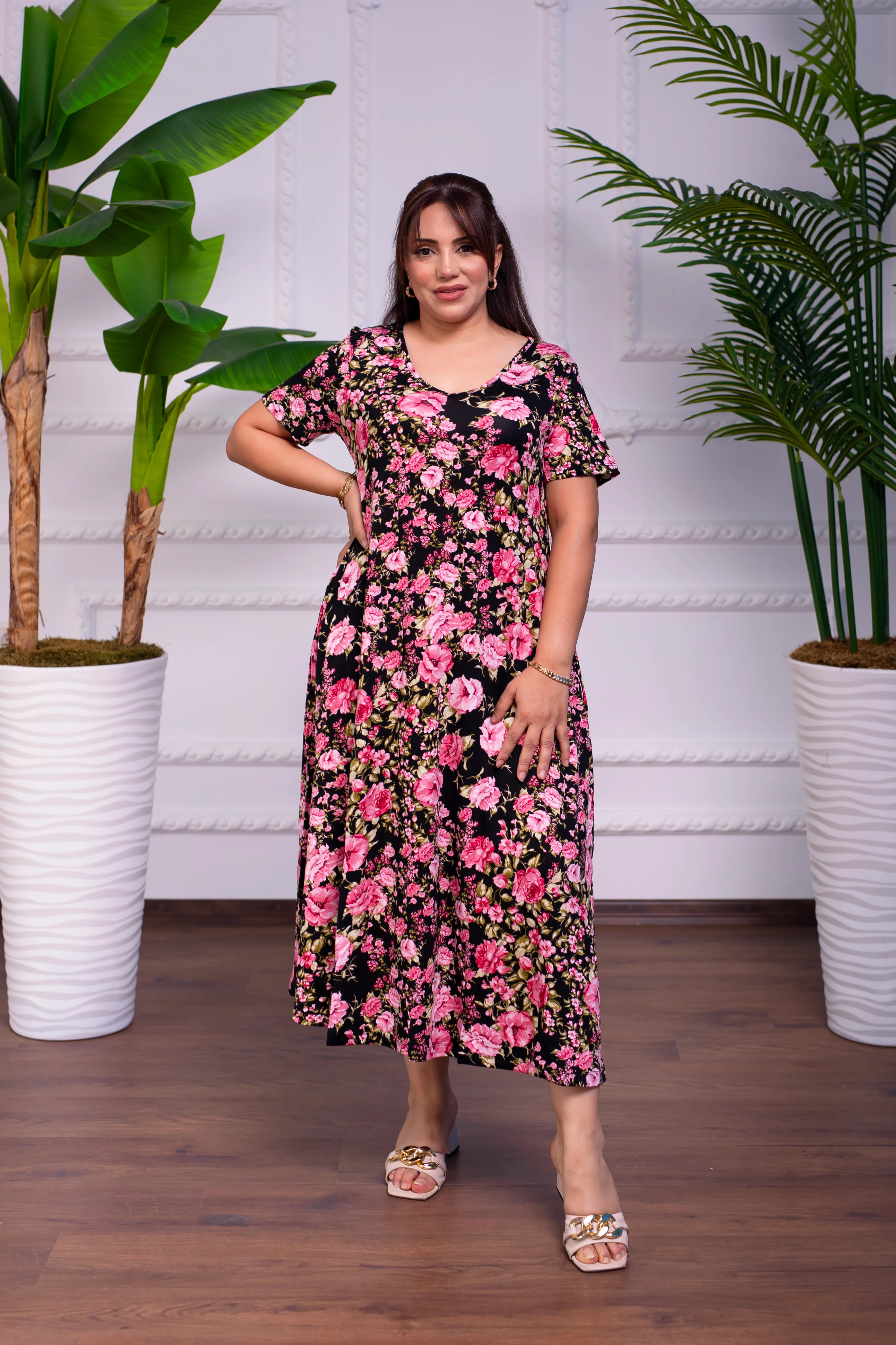 PEMBE ÇİÇEKLİ MİDİ ELBİSE 