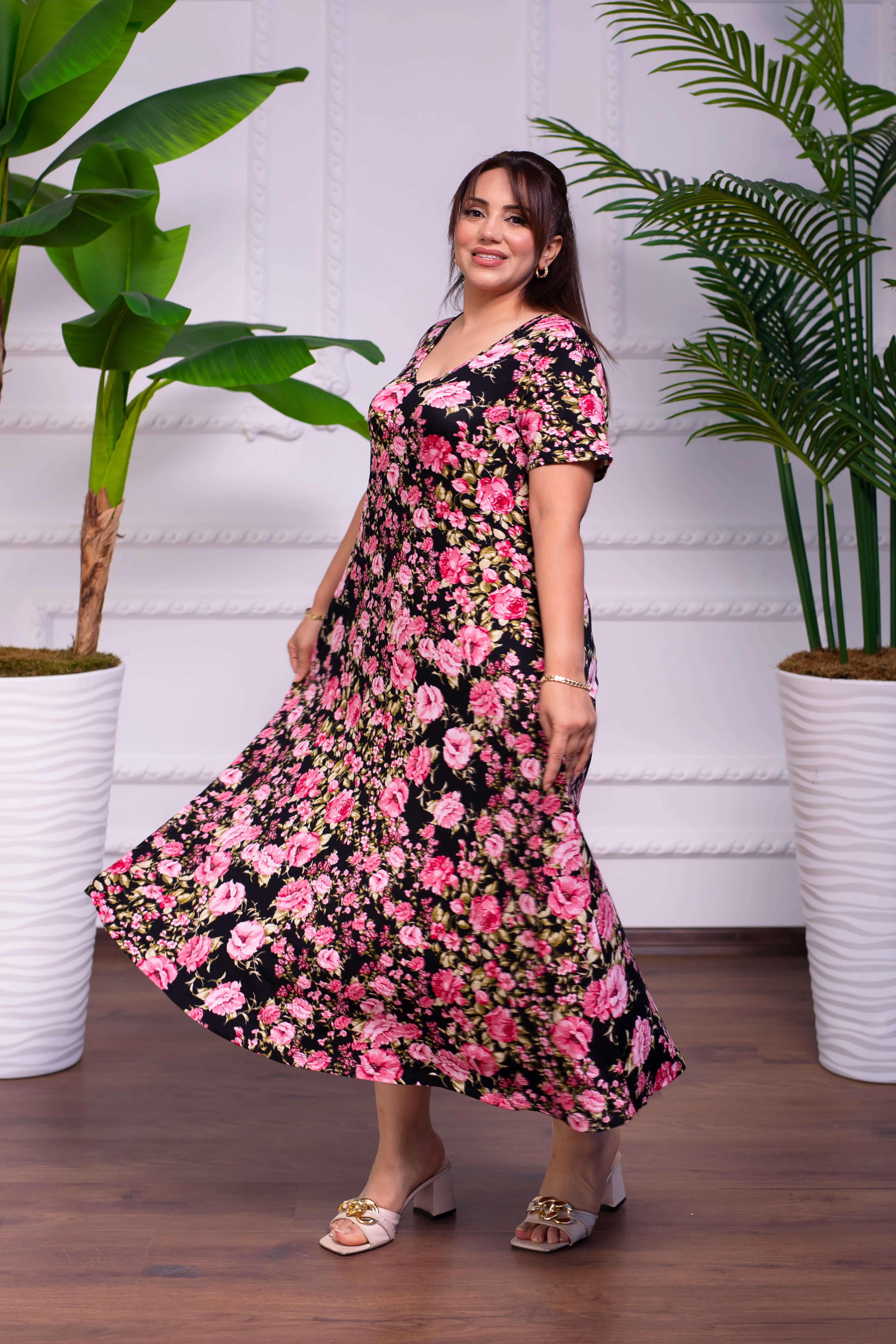 PEMBE ÇİÇEKLİ MİDİ ELBİSE 