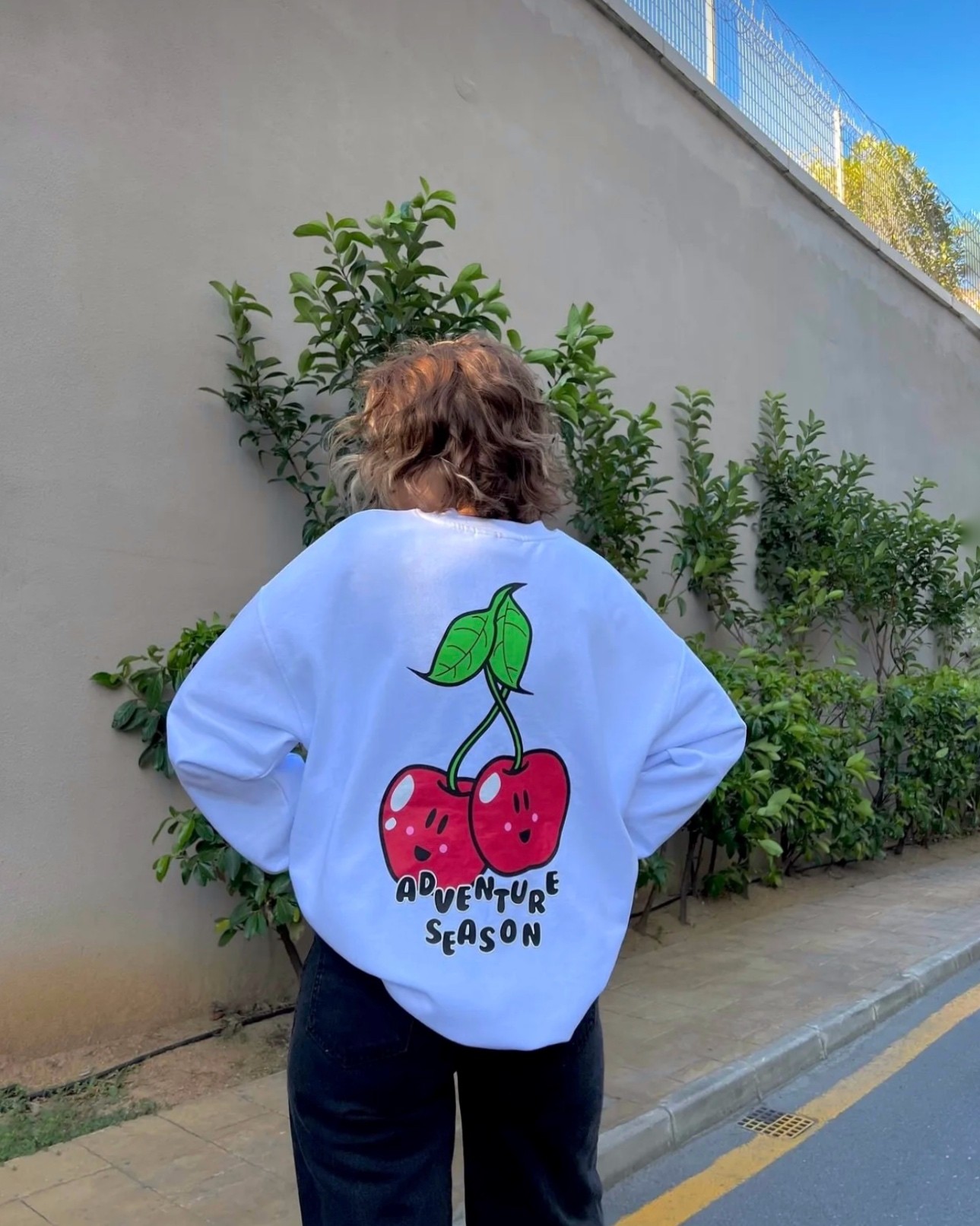 Cherry Beyaz Oversize Sweatshirt