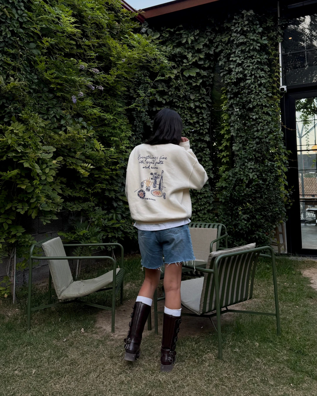 Dinner Table Oversize Sweatshirt