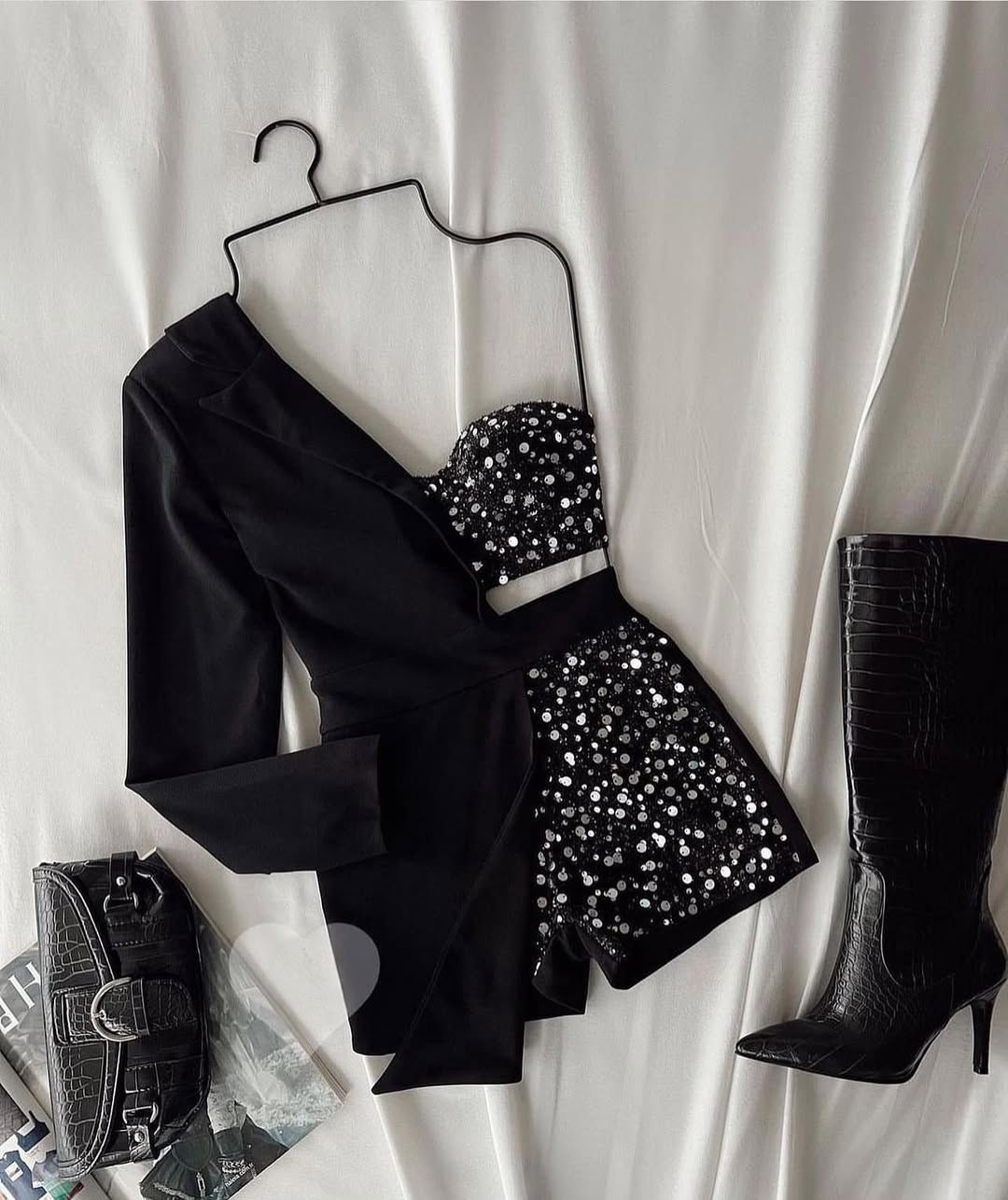 Crep kumaş şort detaylı ceket elbise